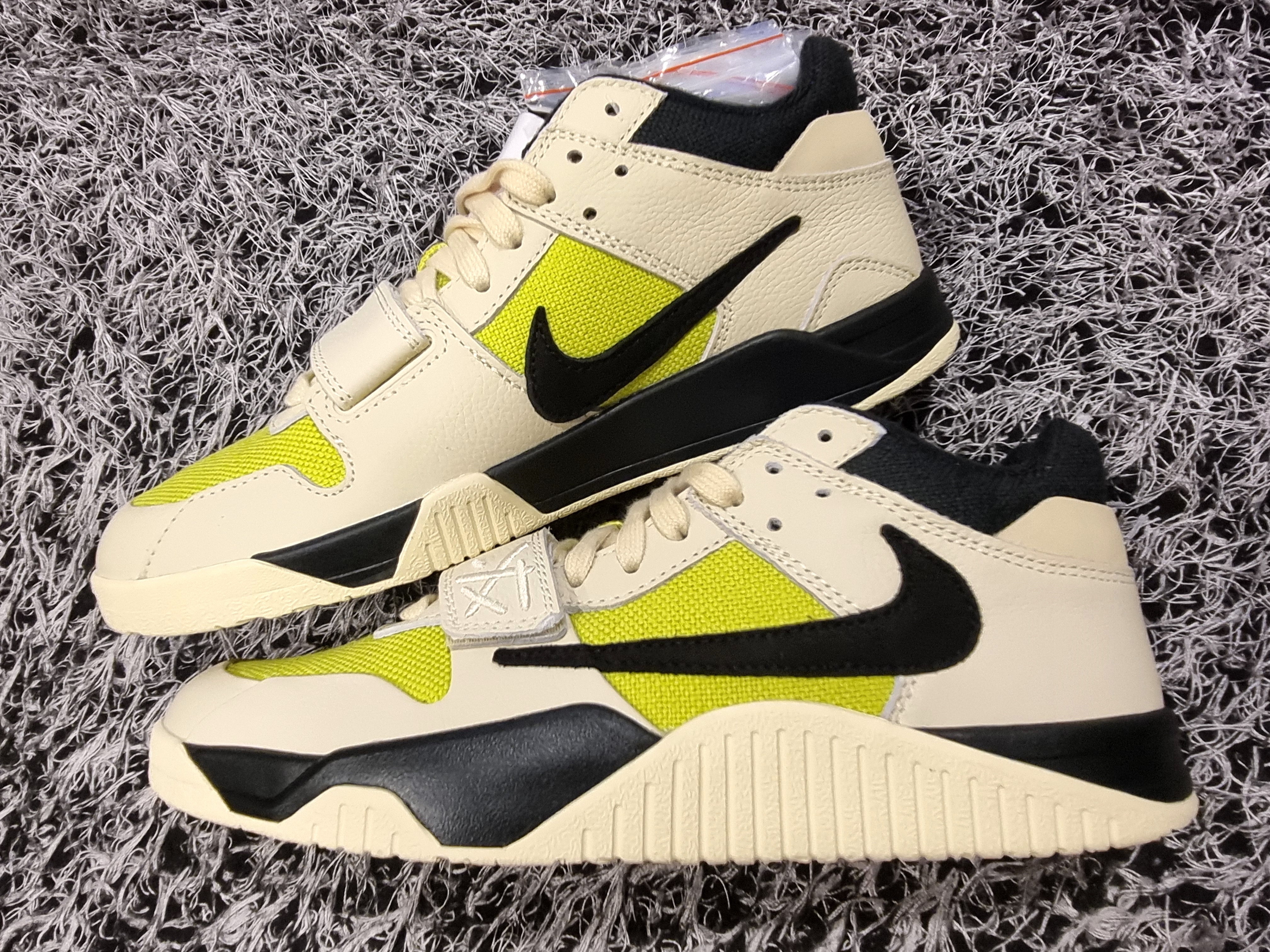 Jordan x Travis Scott Jumpman Jack TR Bright Cactus 착용 스타일 - 3