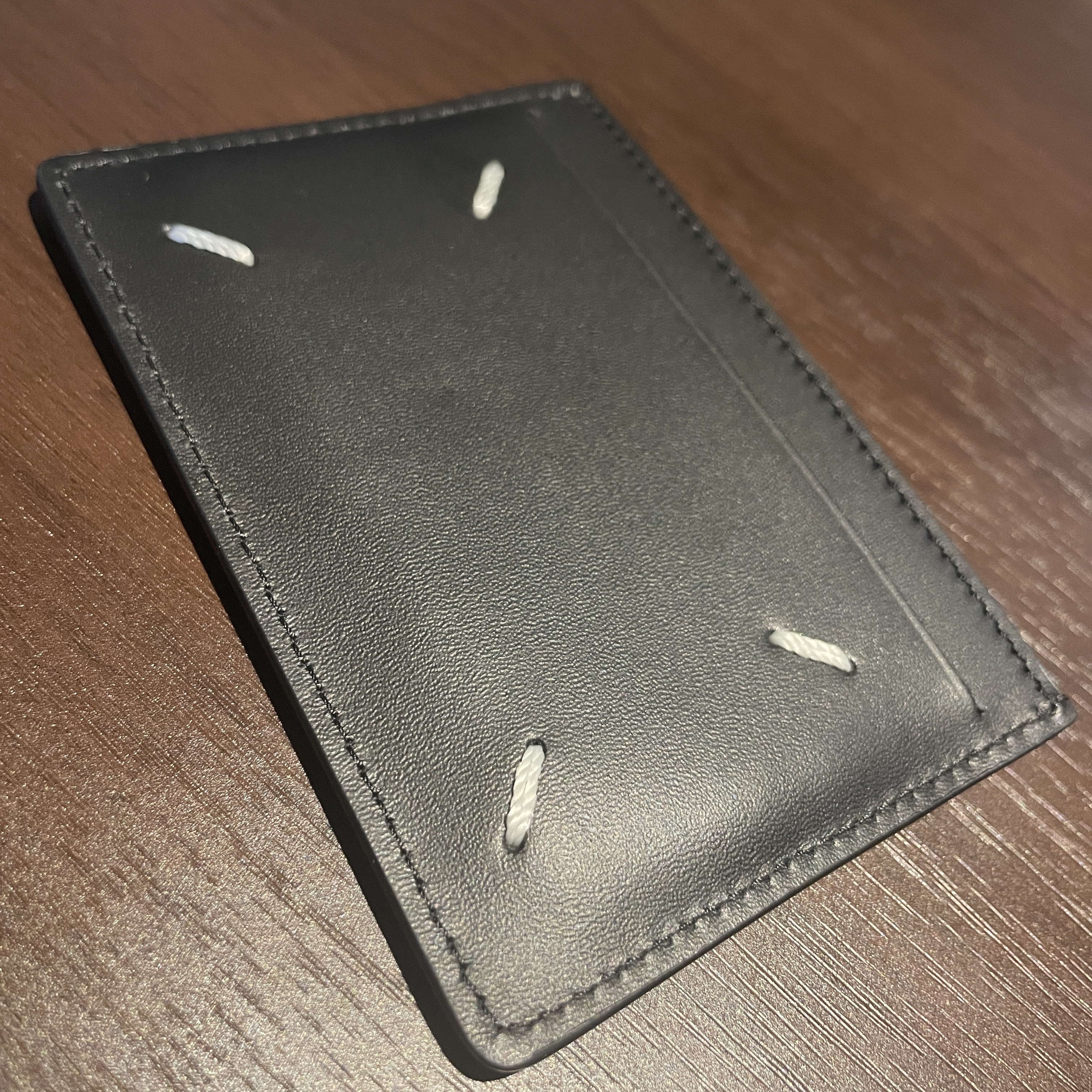 Maison Margiela Four Stitch Card Holder Black 착용 스타일