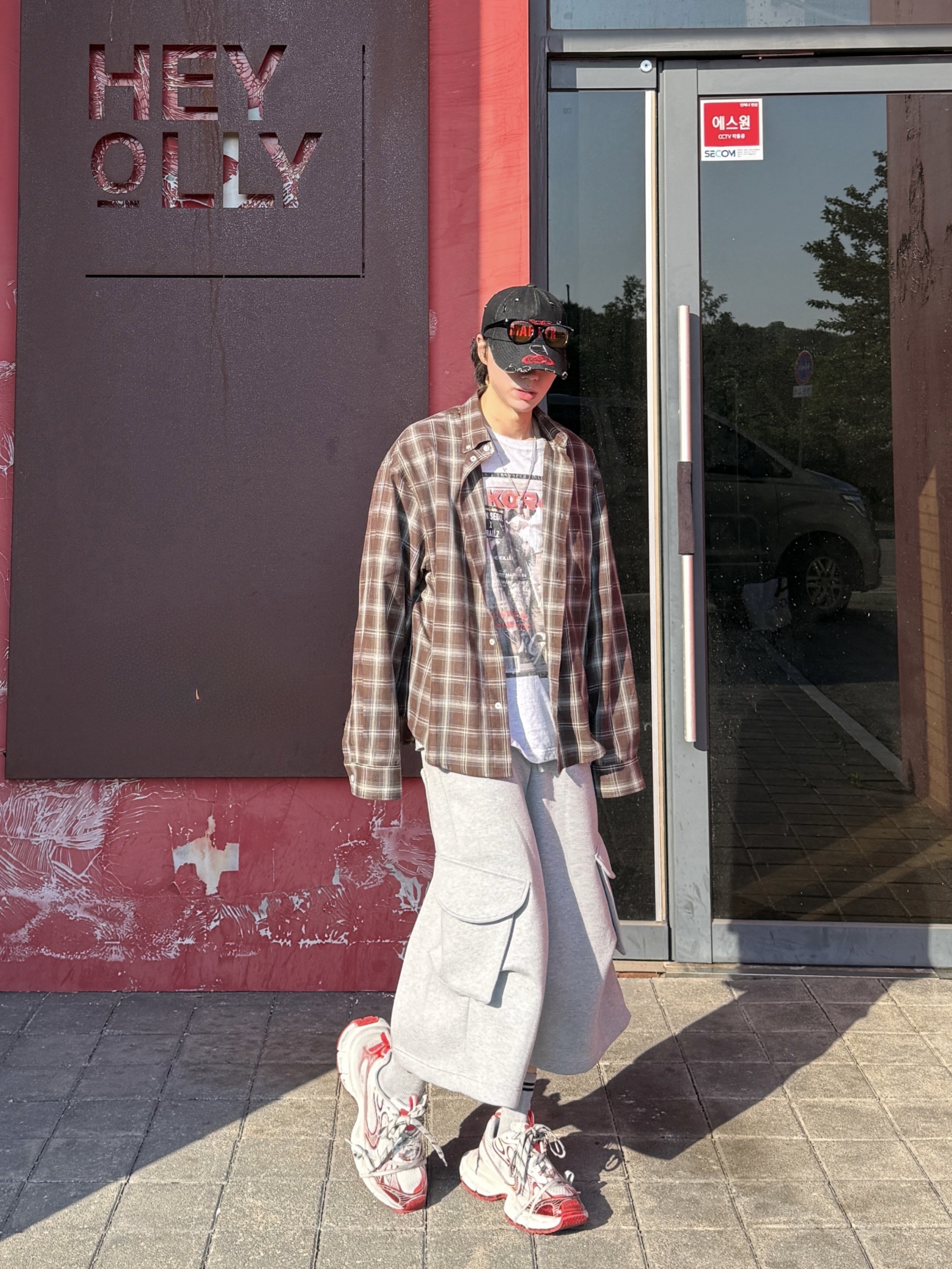 Kamien x MJD Double Hole Belt Black Shearling Calfskin, Balenciaga 3XL Sneakers White Red 착용 스타일 - 10