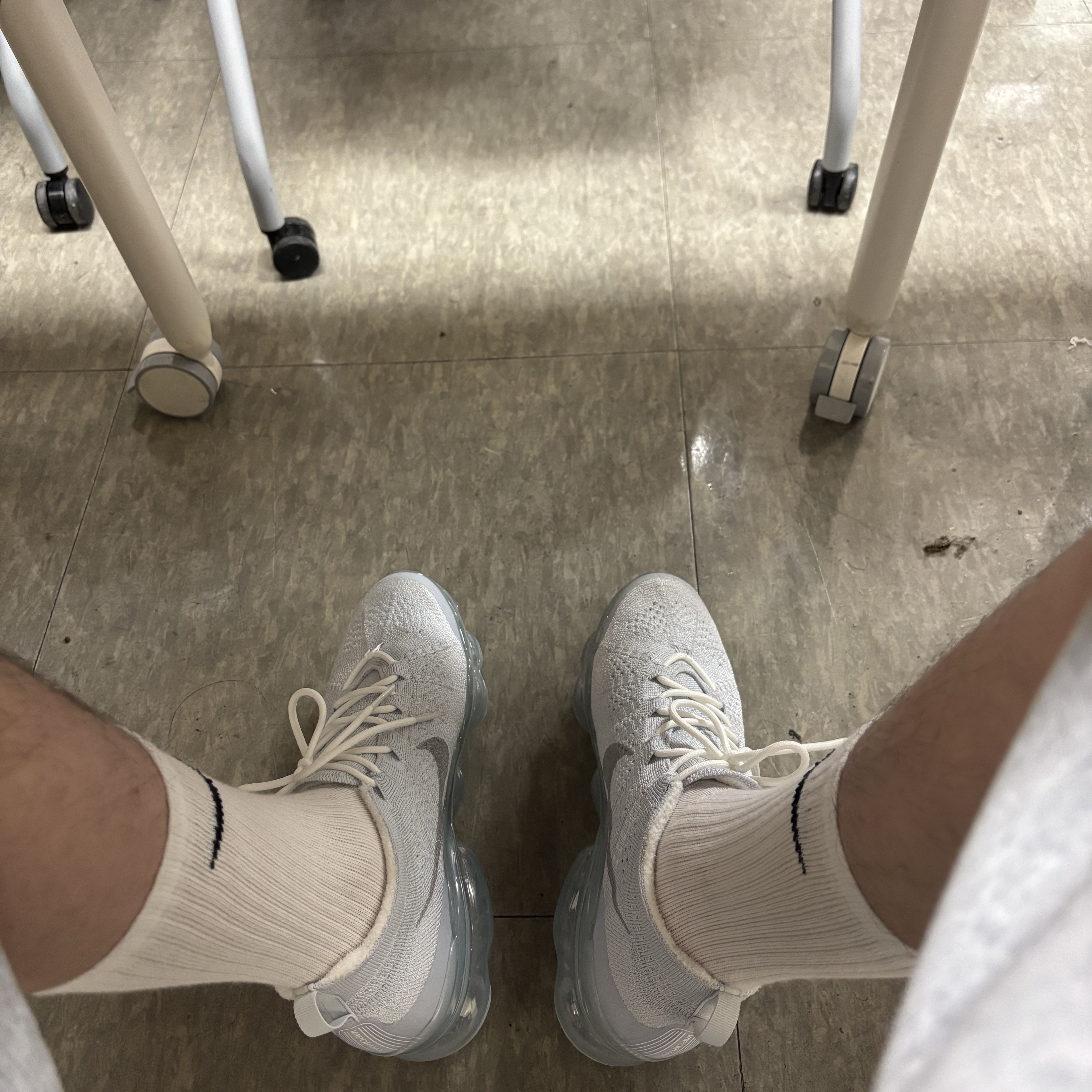 Nike Air VaporMax 2023 Flyknit Pure Platinum 착용 스타일