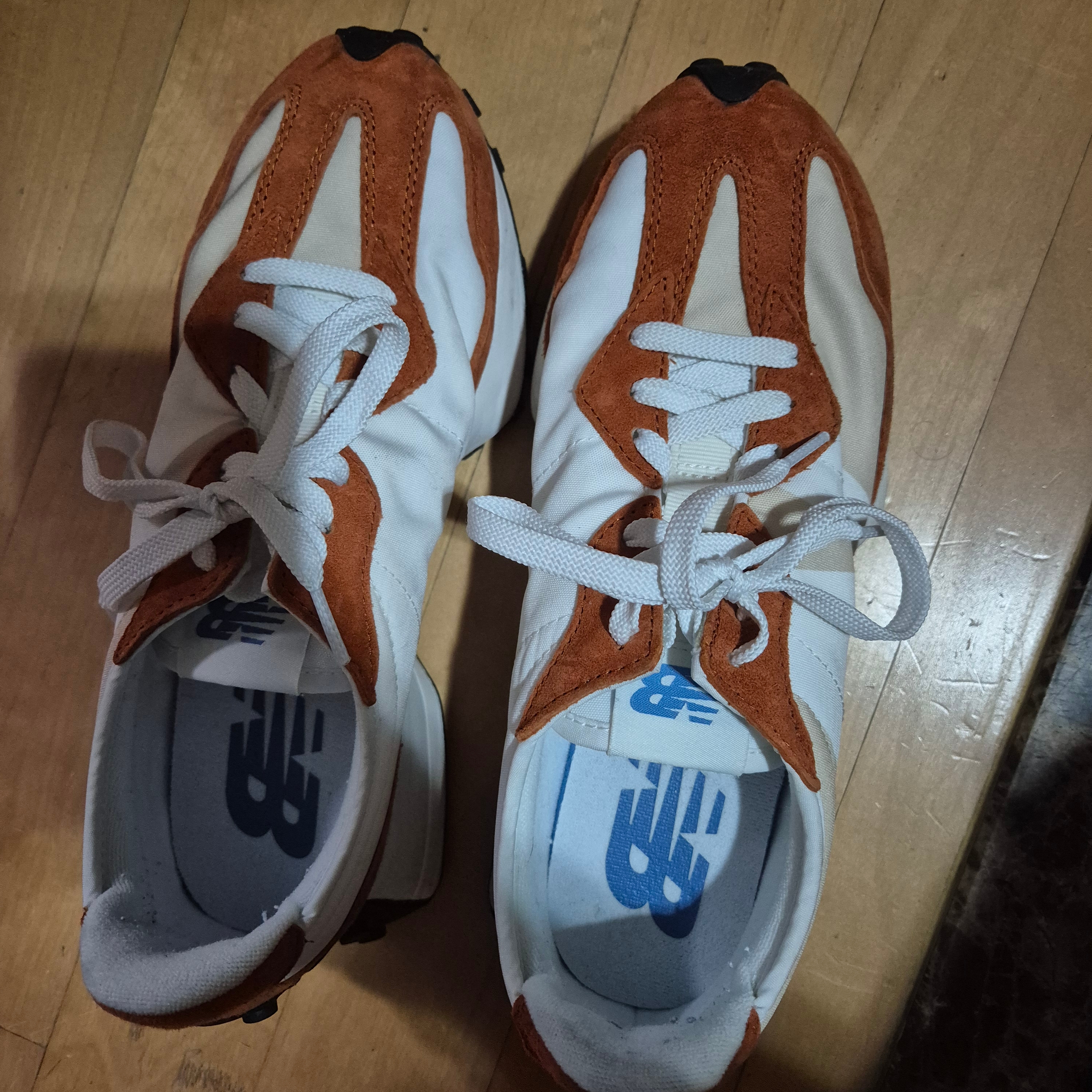 New Balance 327 Rust Oxide Orange 착용 스타일