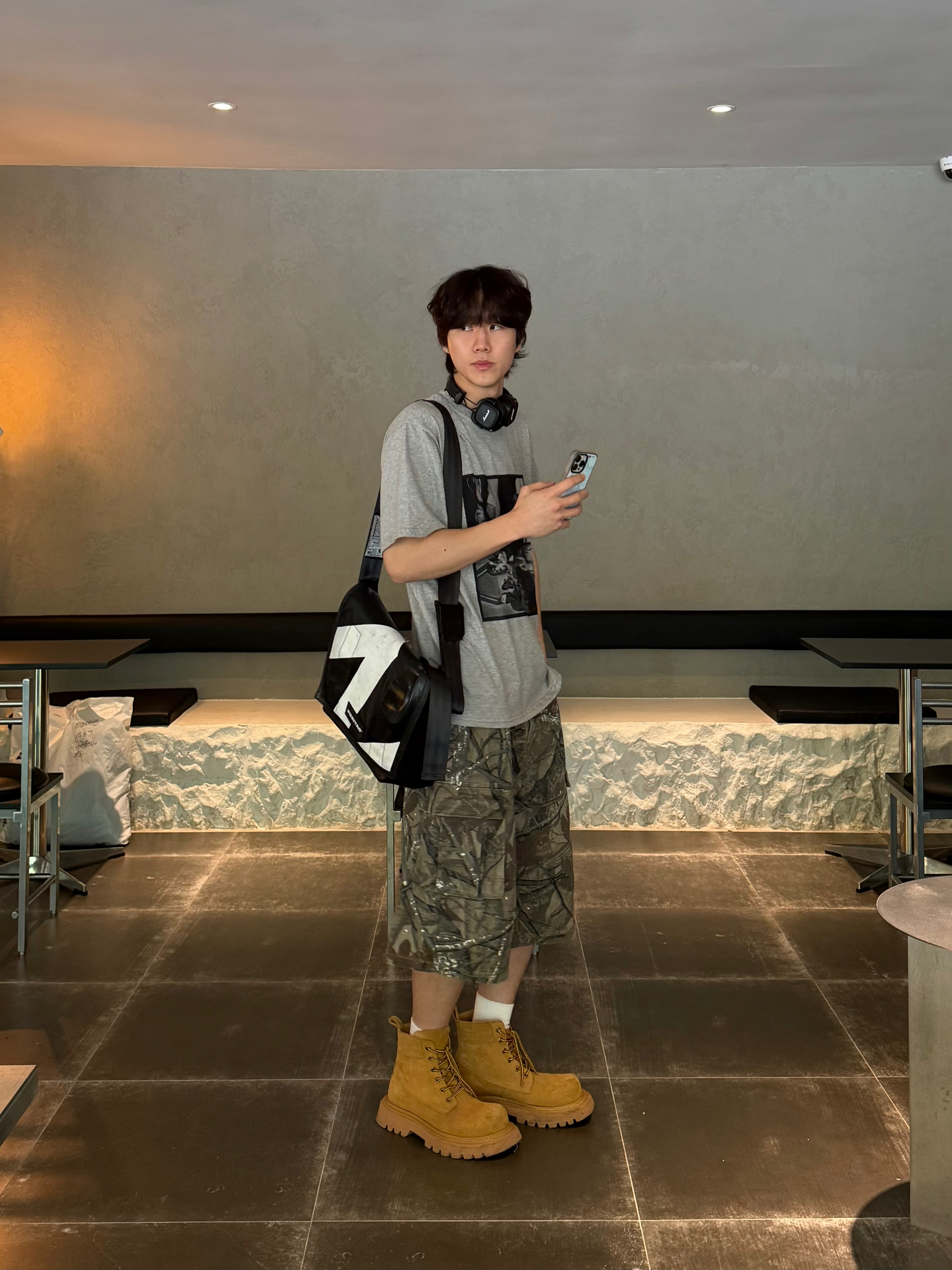 Marshall Major IV Black (Korean Ver.), Jacquemus Le Bob Artichaut Bucket Hat Black 착용 스타일 - 2