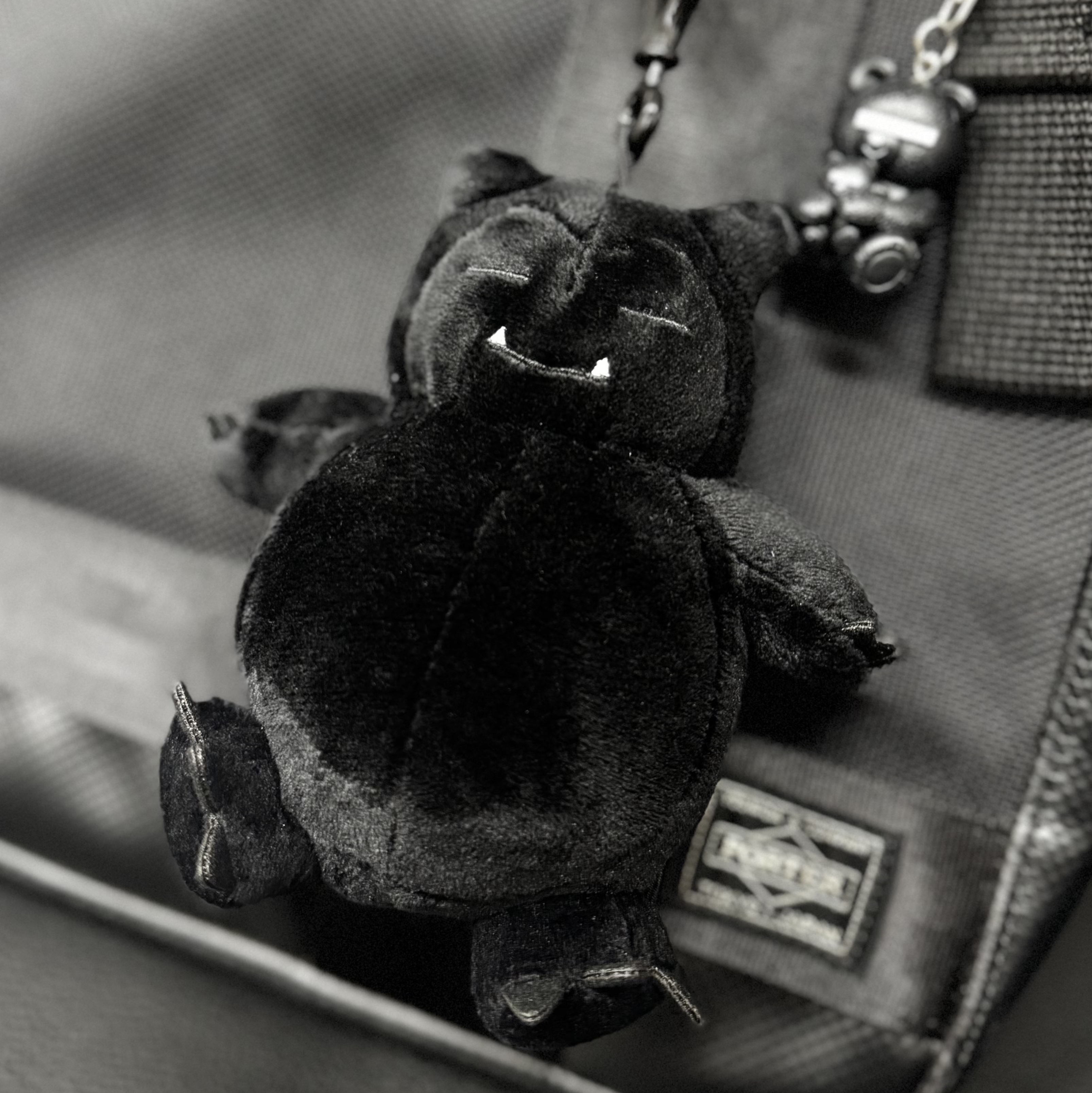 Fragment x Pokemon INN Thunderbolt Project TBP Mascot Key Ring Kabigon Black, Porter Heat 2Way Tote Bag Black 착용 스타일