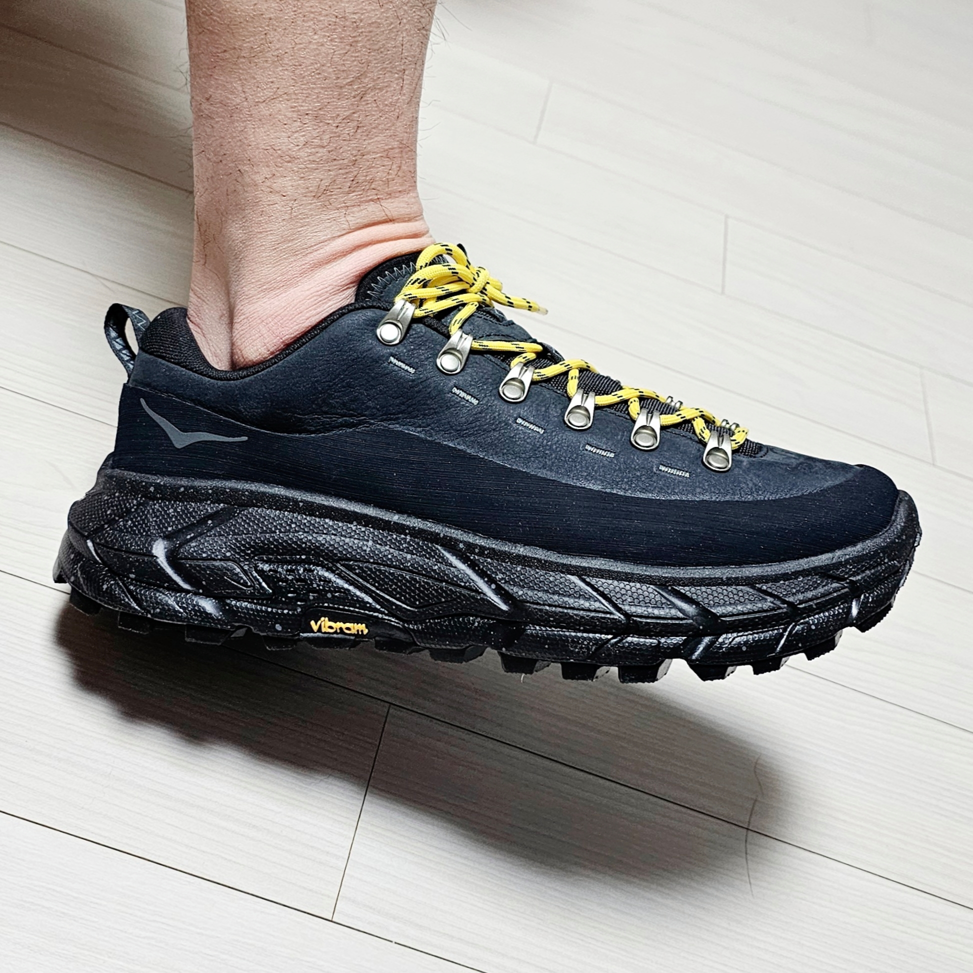 Hoka Tor Summit 2 Black 착용 스타일