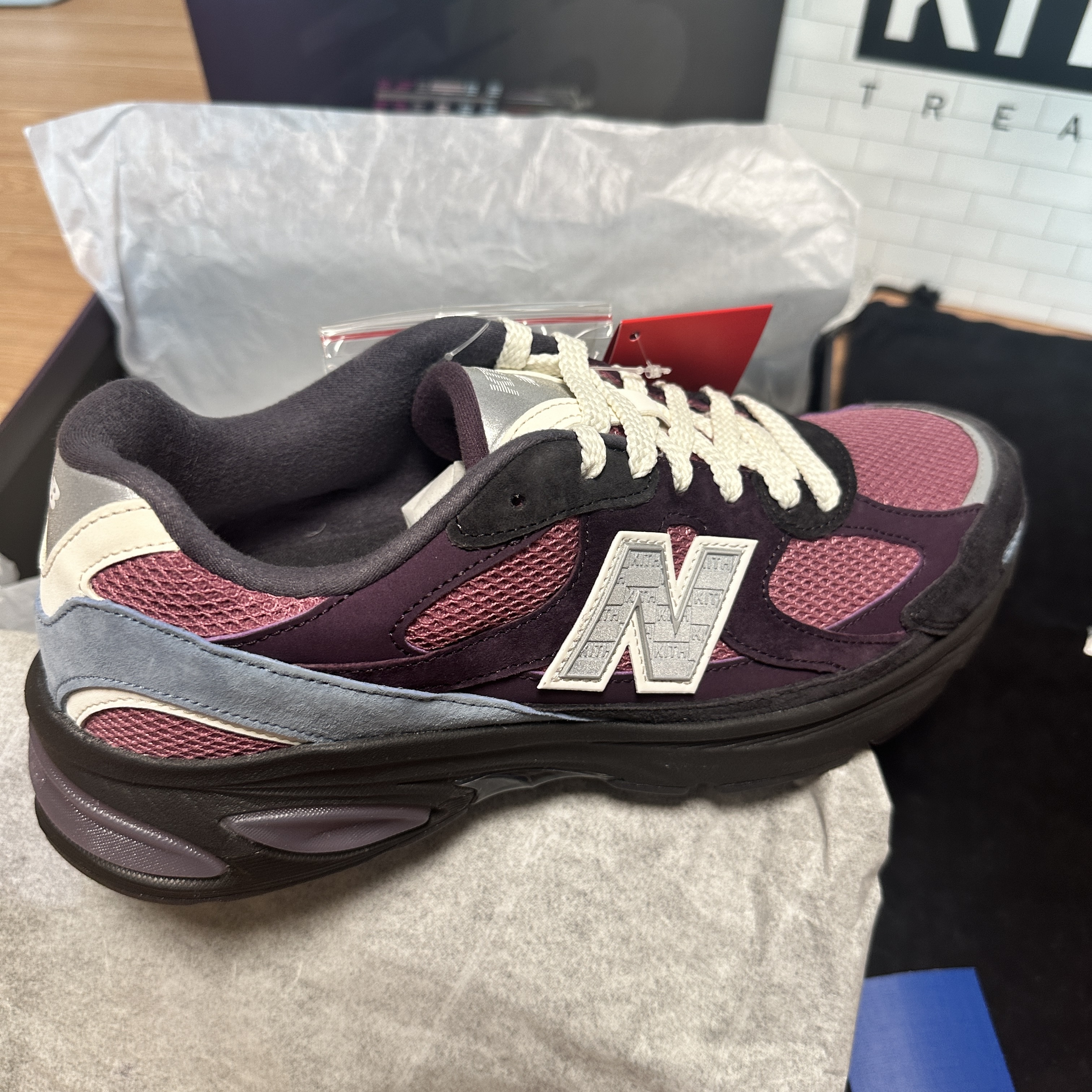 New Balance x Ronnie Fieg 2010 Abzorb Purple Purple 착용 스타일 - 1