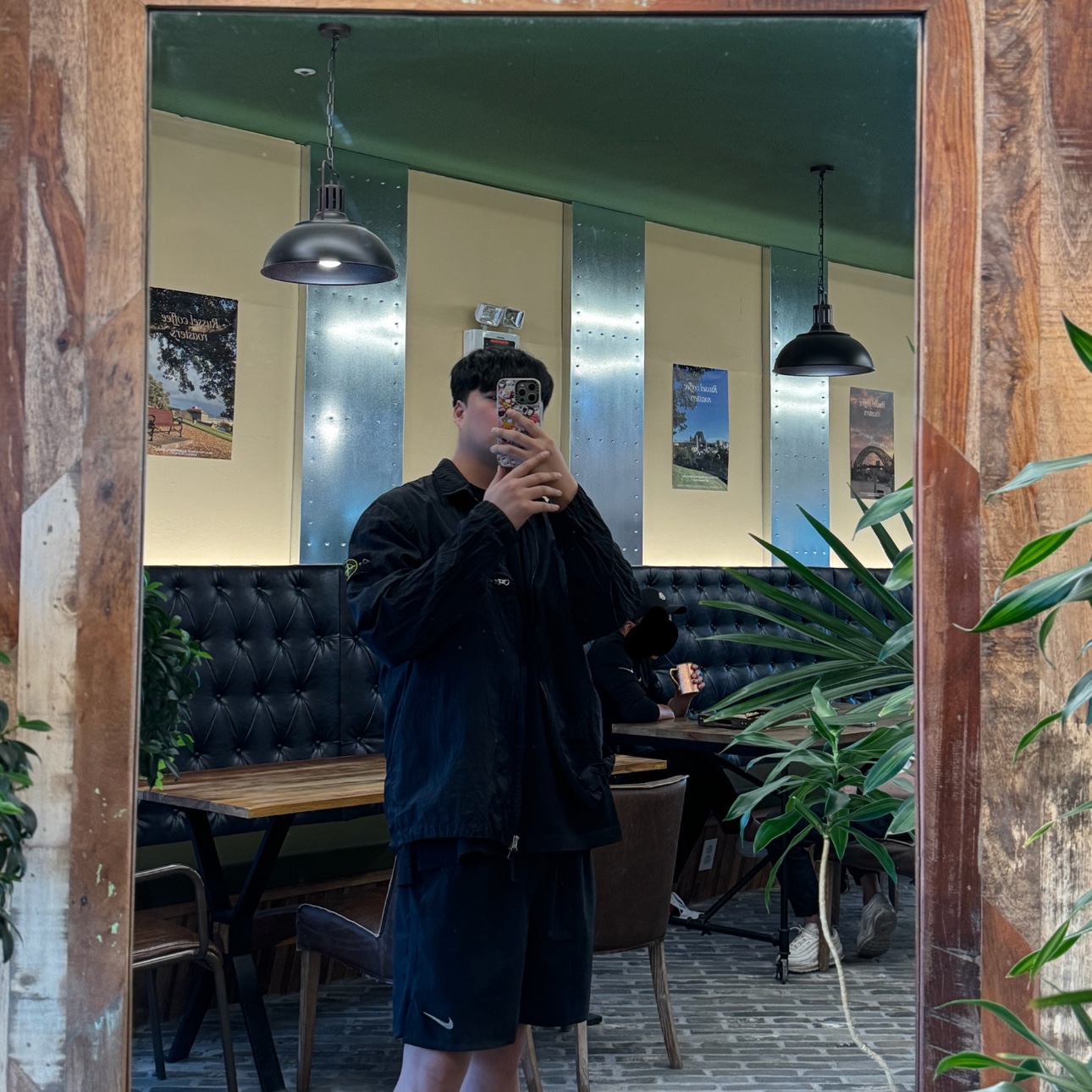 Stone Island 10919 Nylon Metal in Econyl Regenerated Nylon Overshirt Black -23SS 착용 스타일