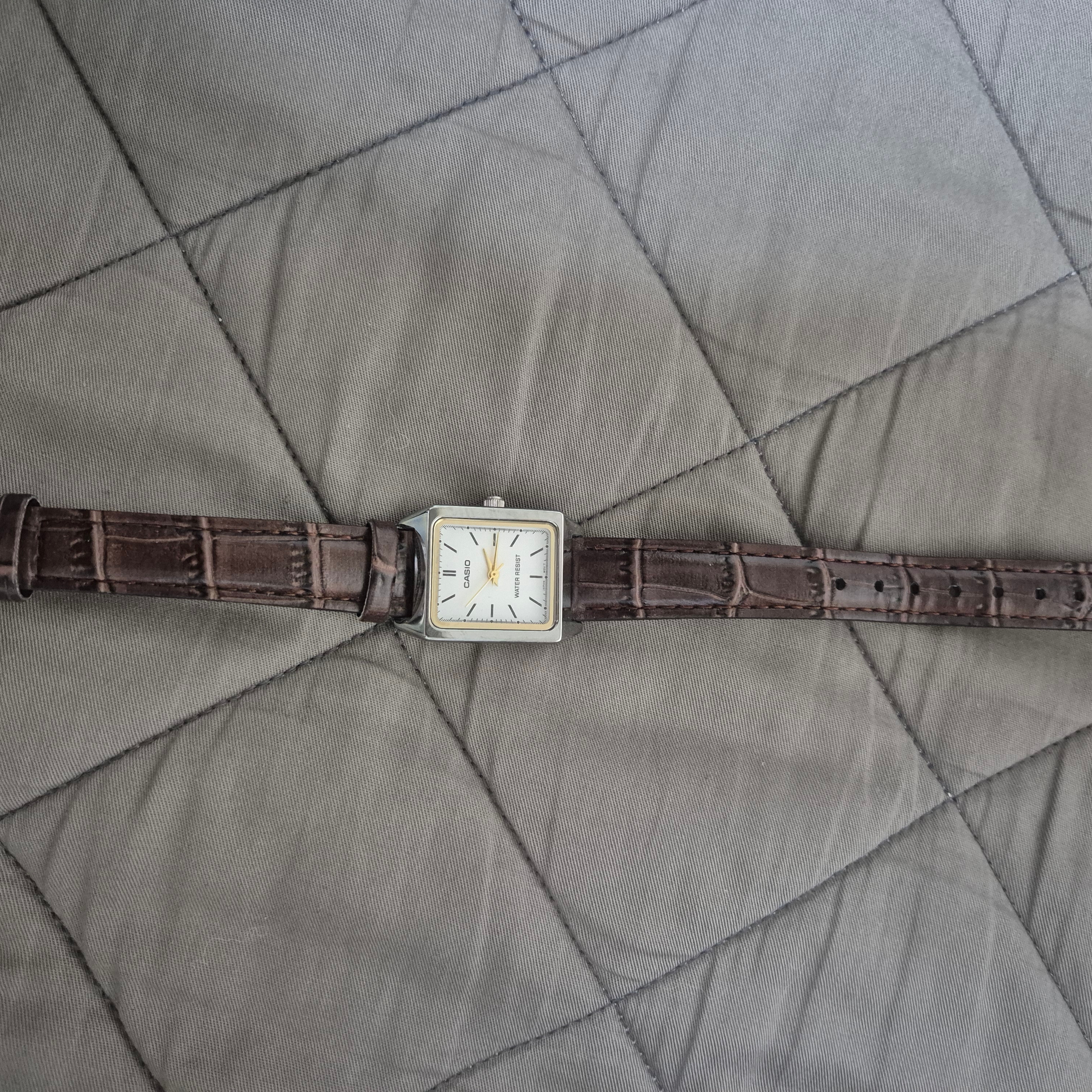 Casio LTP-V007L-7B2 착용 스타일