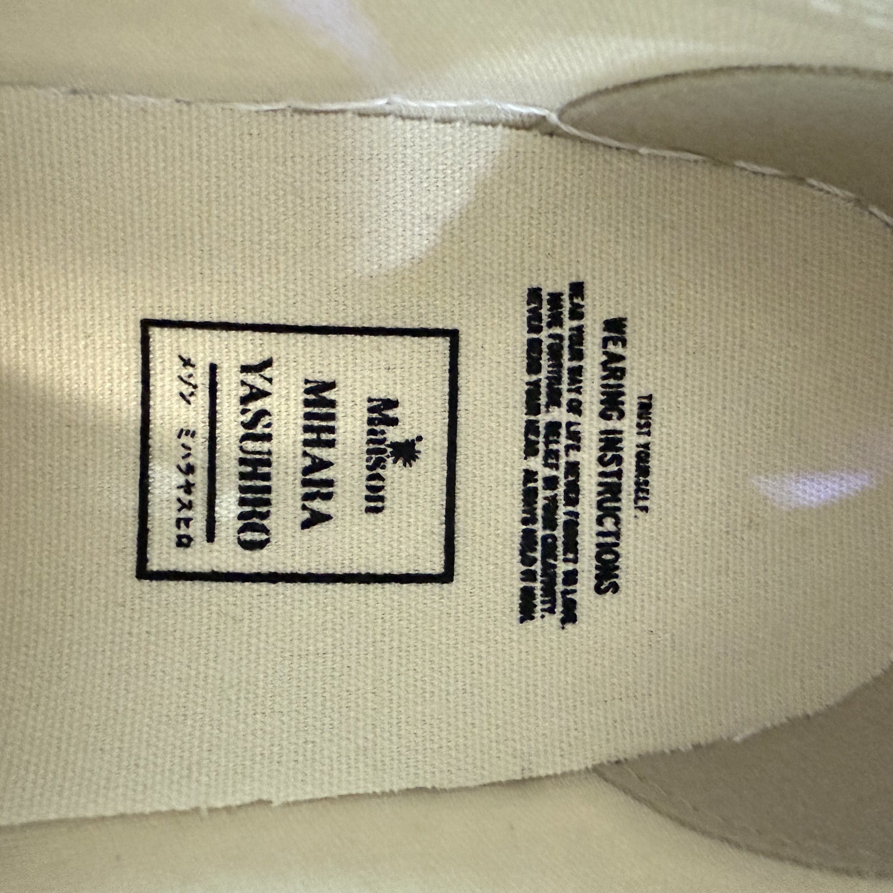 Maison Mihara Yasuhiro Peterson OG Sole Canvas Low Sneakers White 착용 스타일 - 2