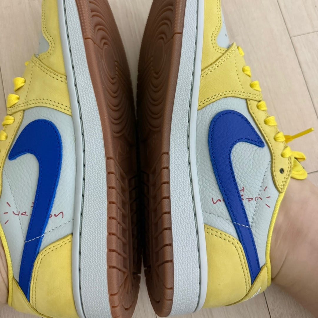 (W) Jordan 1 x Travis Scott Retro Low OG SP Canary 착용 스타일