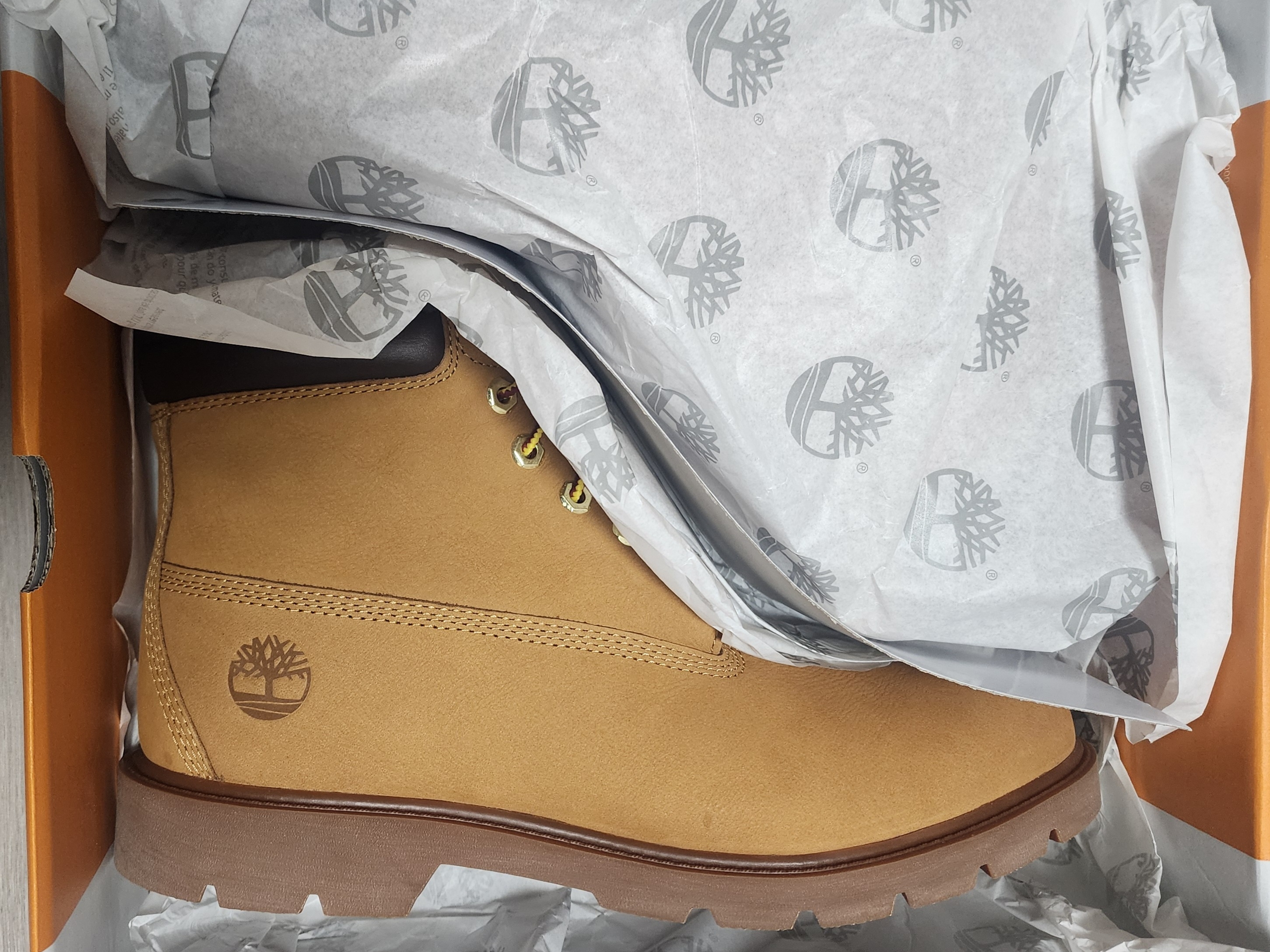 Timberland 6 Inch Laceup Basic Boots Wheat Brown - Wide 착용 스타일