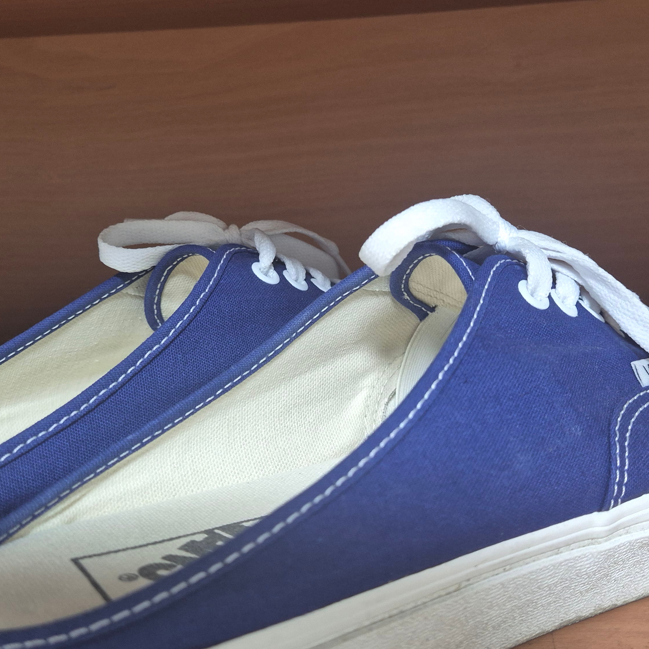 Vans Canvas Authentic Mule Blue 착용 스타일