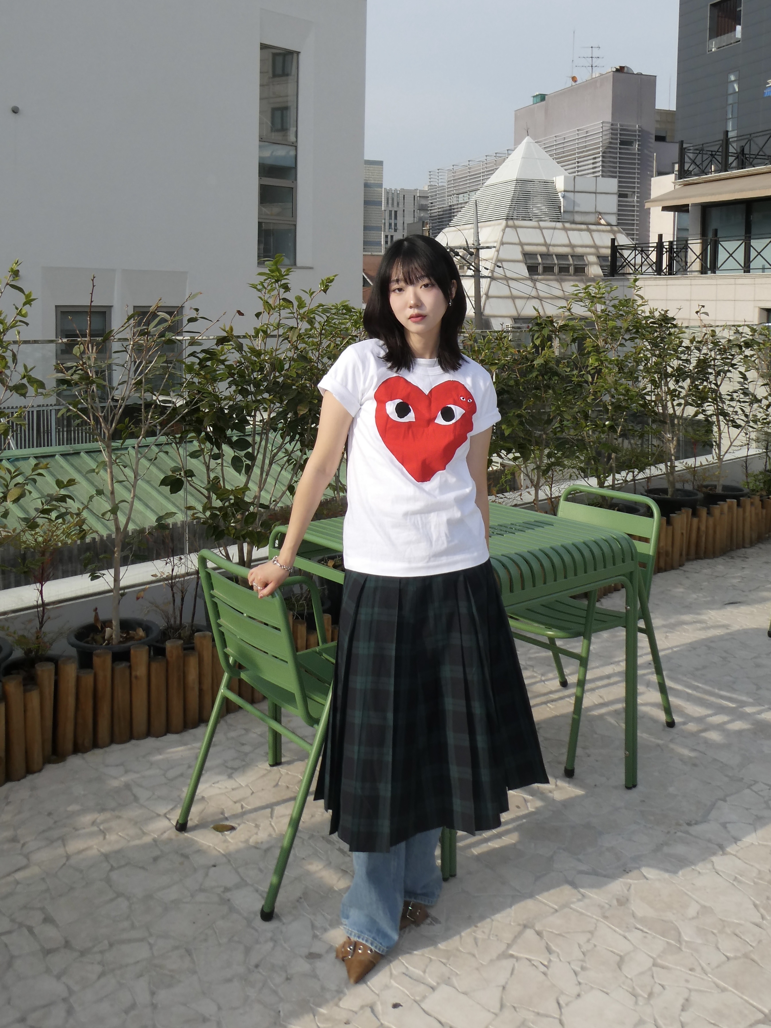 Play Comme des Garcons Red Double Heart T-Shirt White 착용 스타일 - 3
