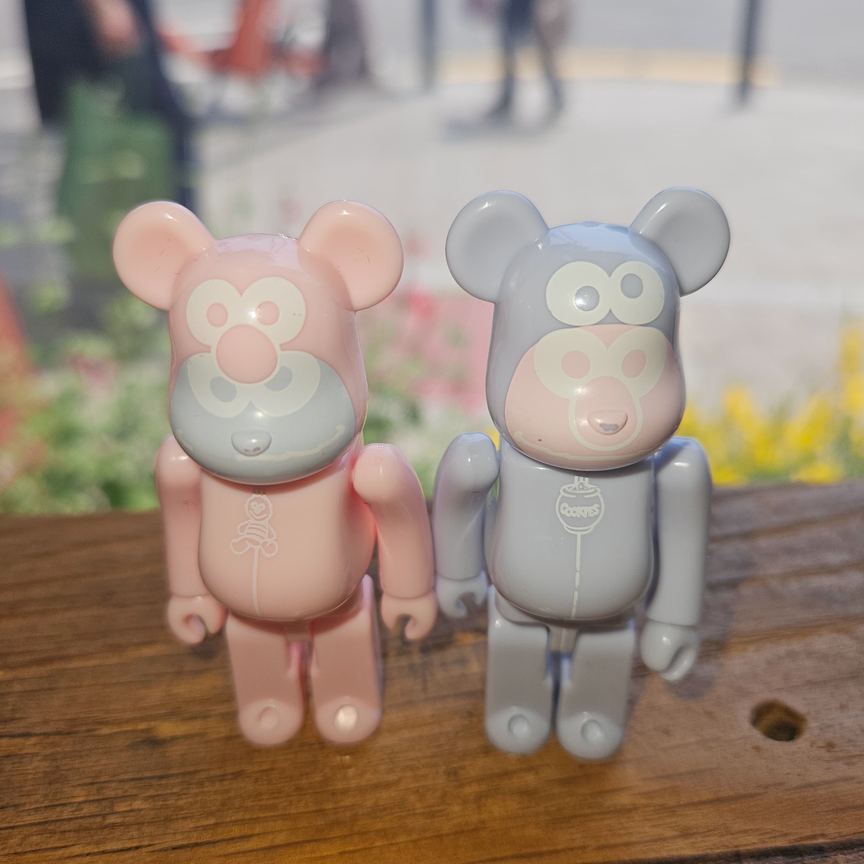 Bearbrick Series 48 Sealed Case 100% (24 Blind Boxes) 착용 스타일 - 2