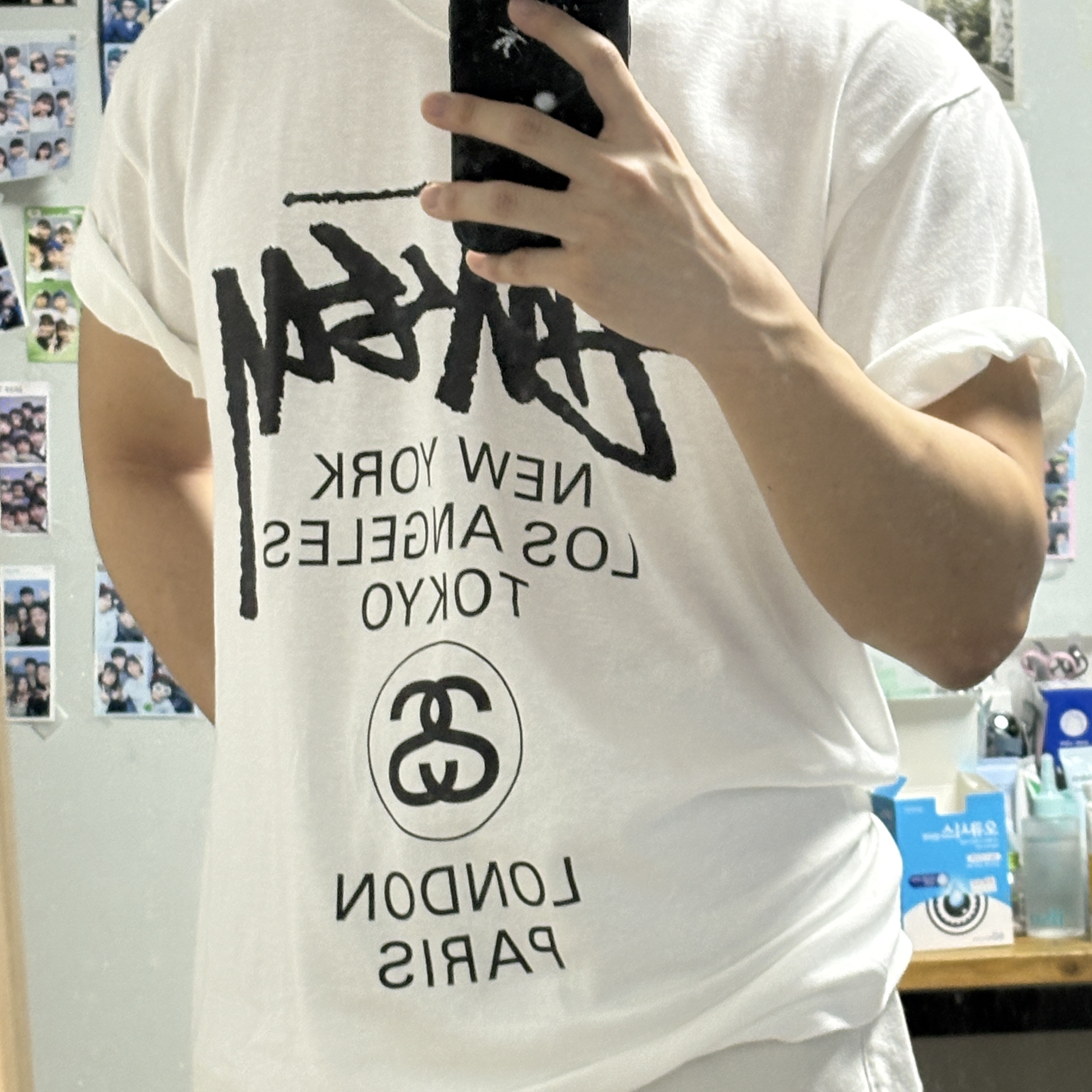Stussy World Tour T-Shirt White 2024,2025 착용 스타일