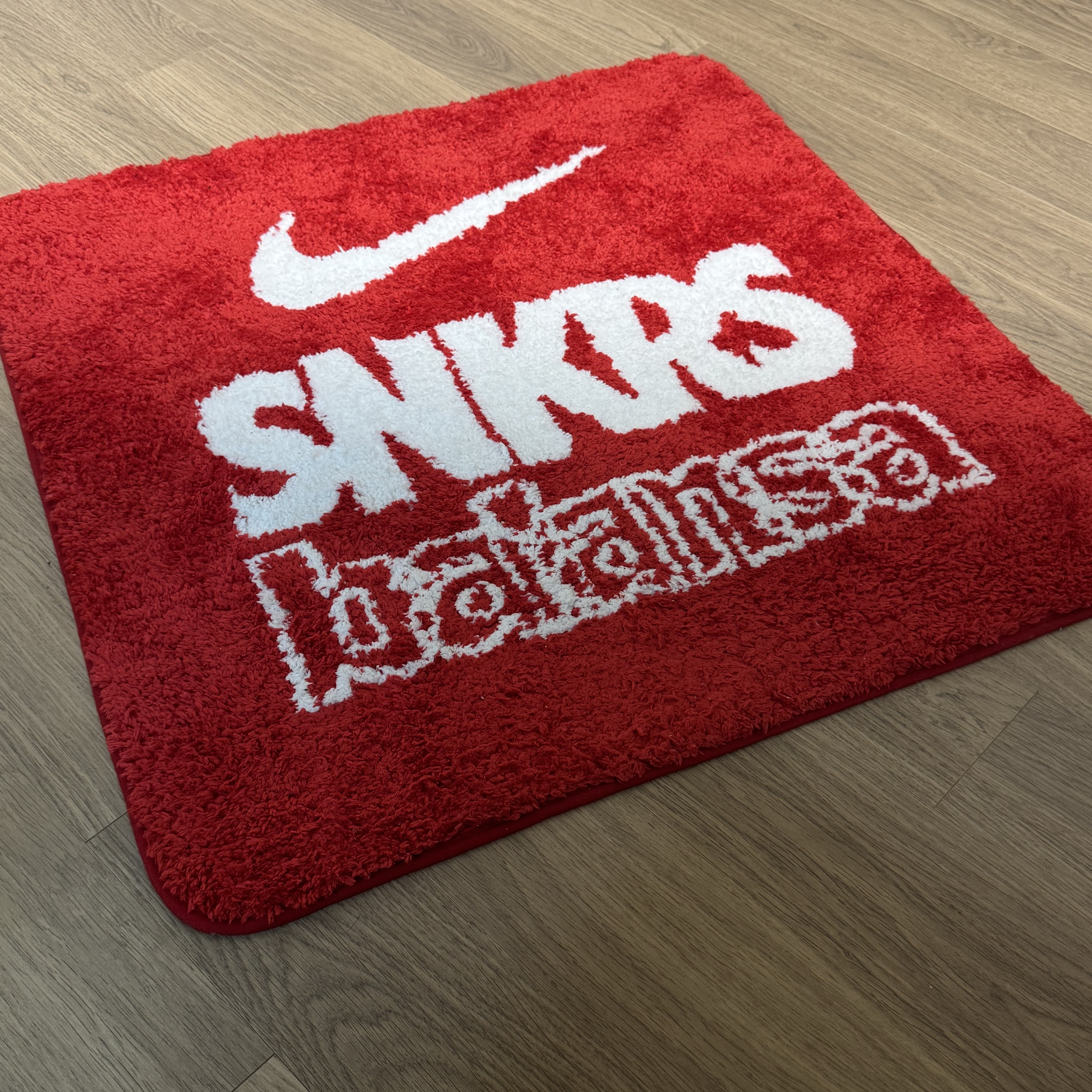 Nike x Balansa SNKRS Rug Mat Red 착용 스타일