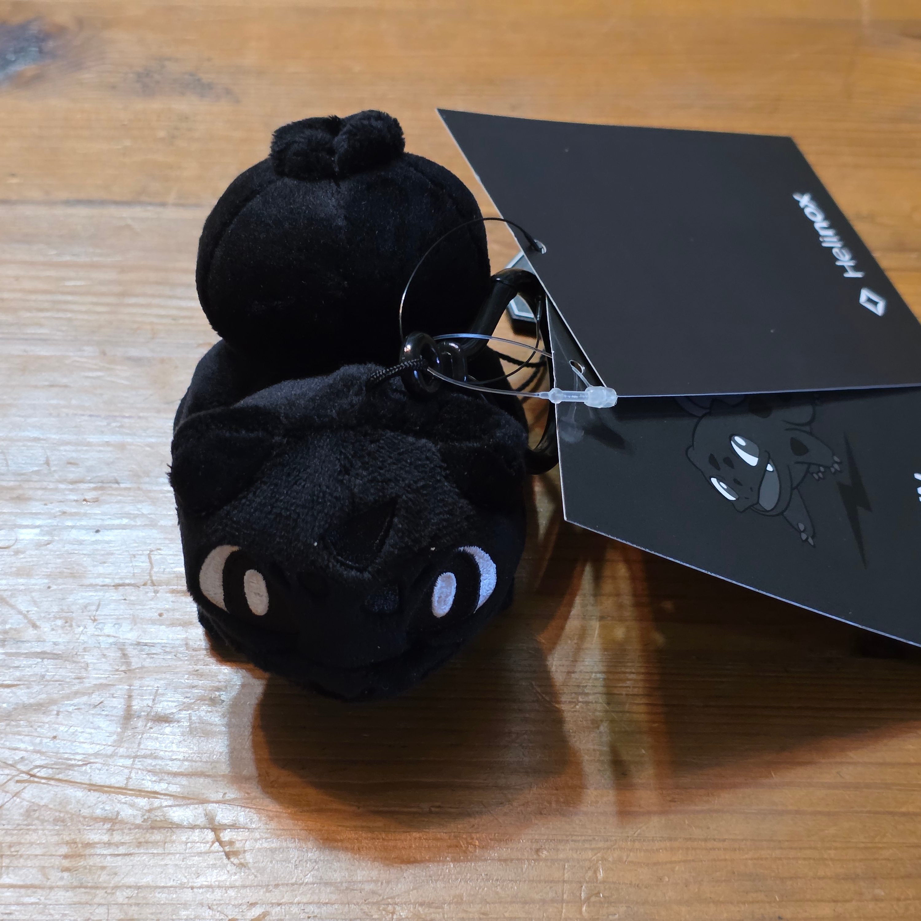 Fragment x Pokemon INN Thunderbolt Project TBP Mascot Key Ring Fushigidane Black 착용 스타일