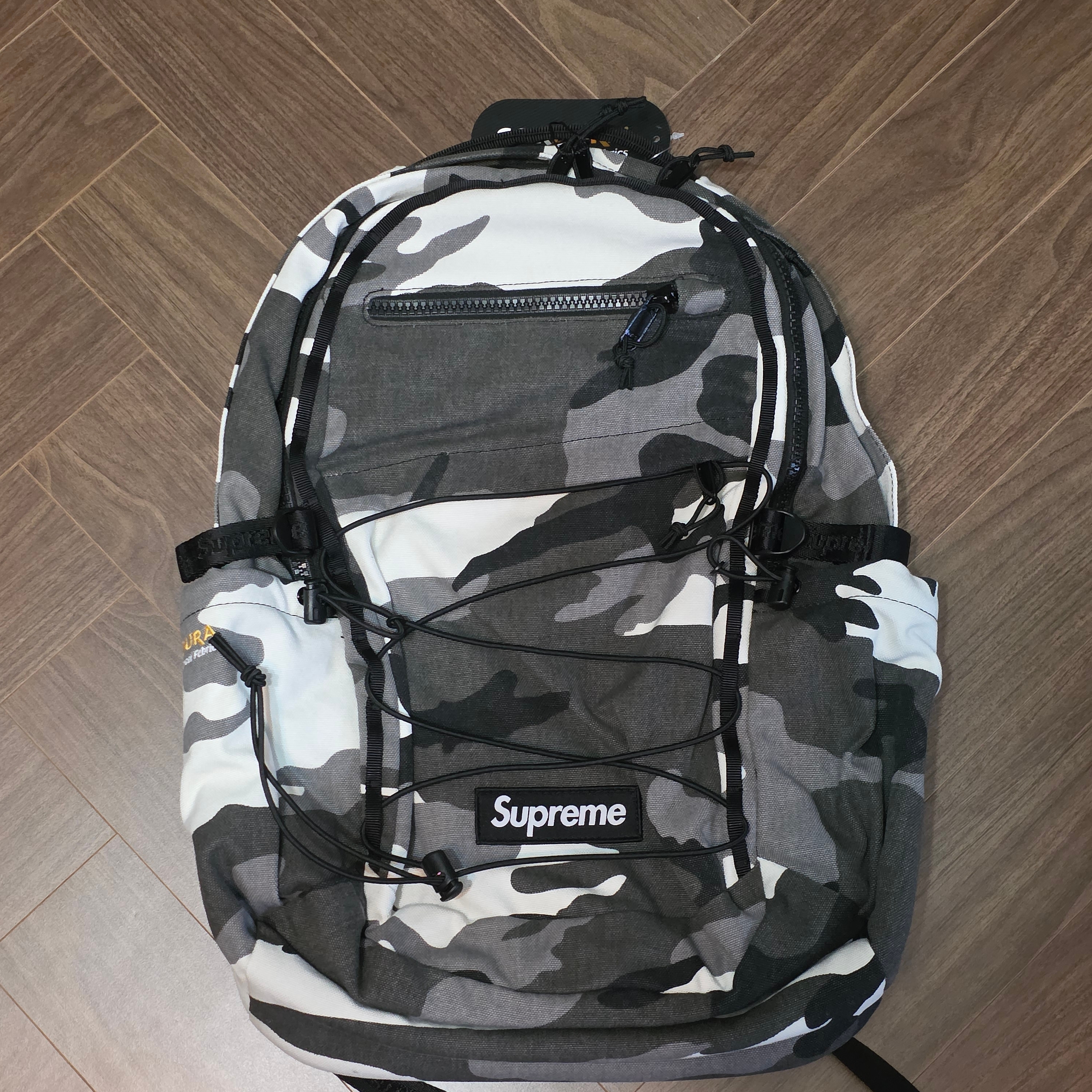 Supreme Backpack Snow Camo - 25SS 착용 스타일