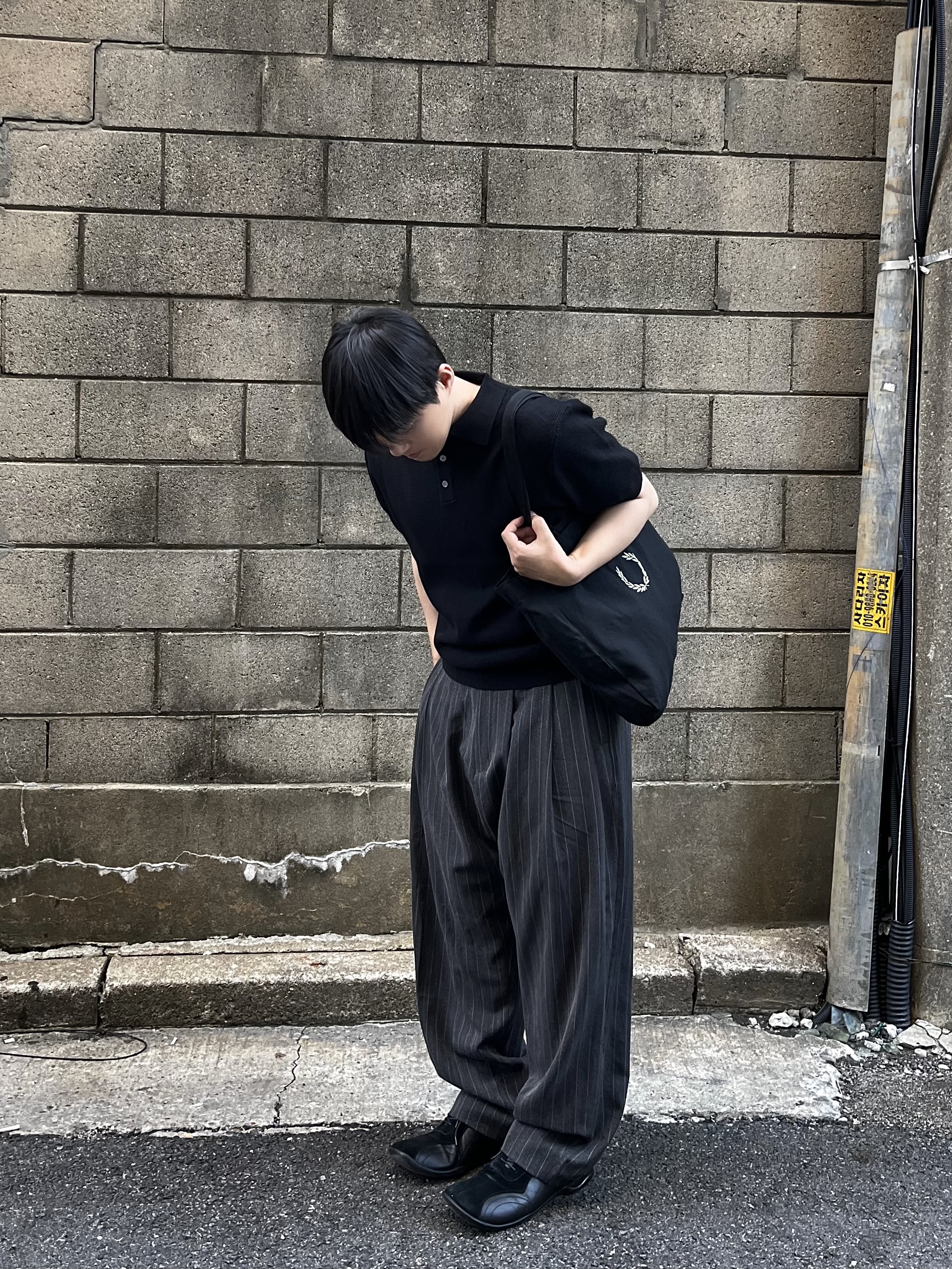 noun Wide Tapered Pants Stripe Charcoal, Pemont Square Black 착용 스타일 - 2