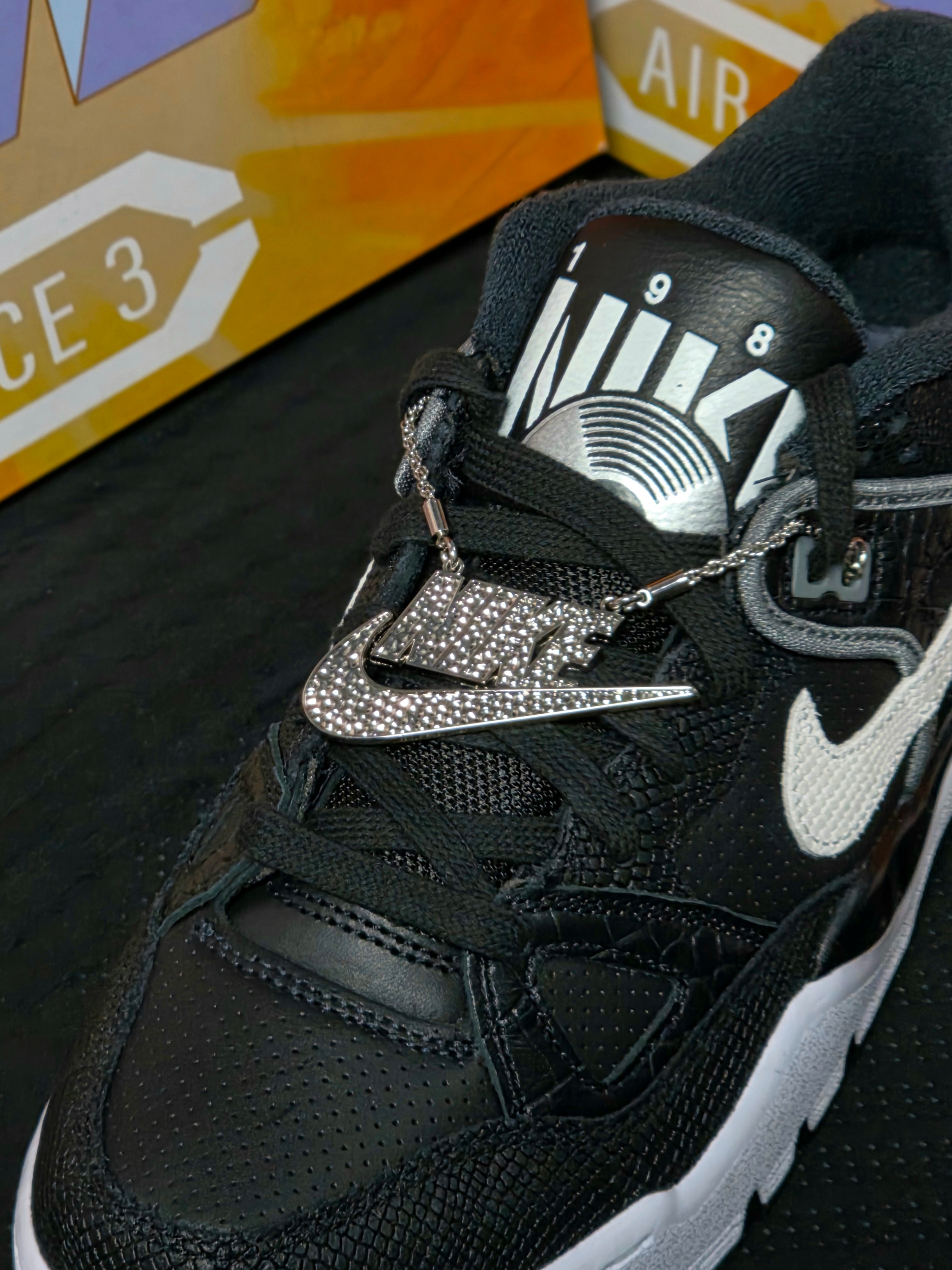 Nike x Nigo Air Force 3 Low SP Black and White 착용 스타일 - 3