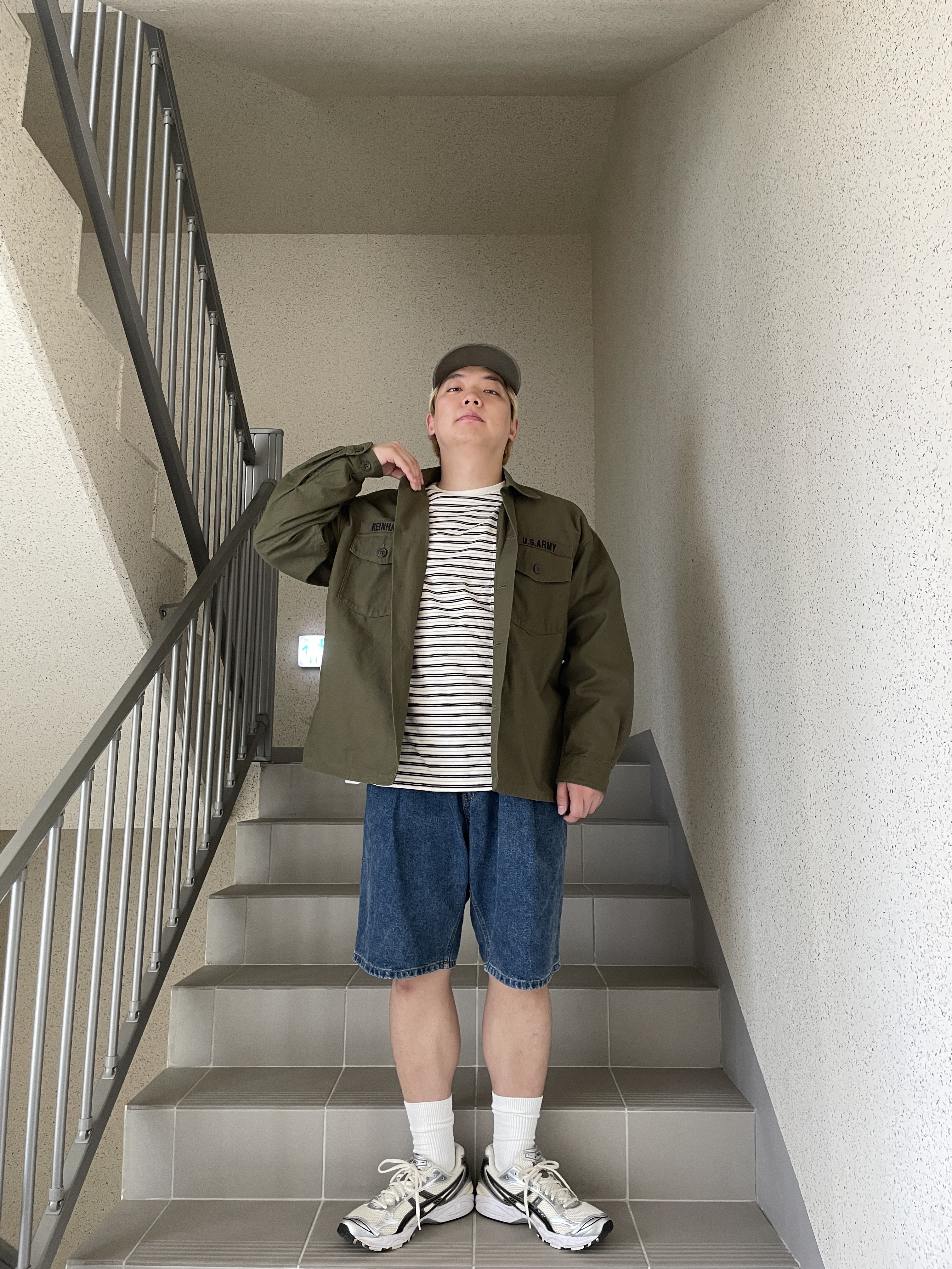 Asics Gel-Kayano 14 Cream Black, Marka Utility Shirt Olive 착용 스타일 - 5