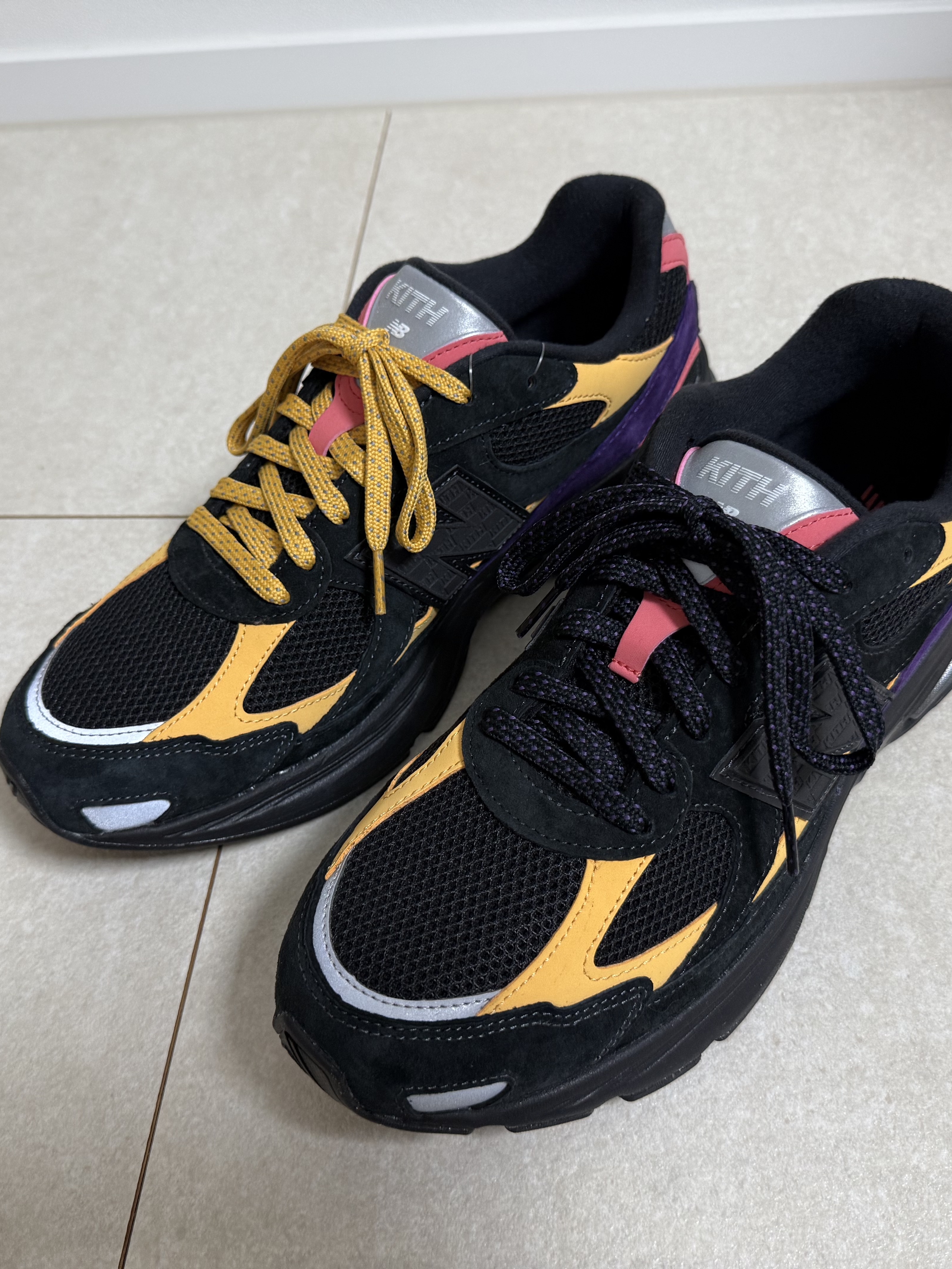 New Balance x Ronnie Fieg 2010 Abzorb Black Yellow 착용 스타일 - 7