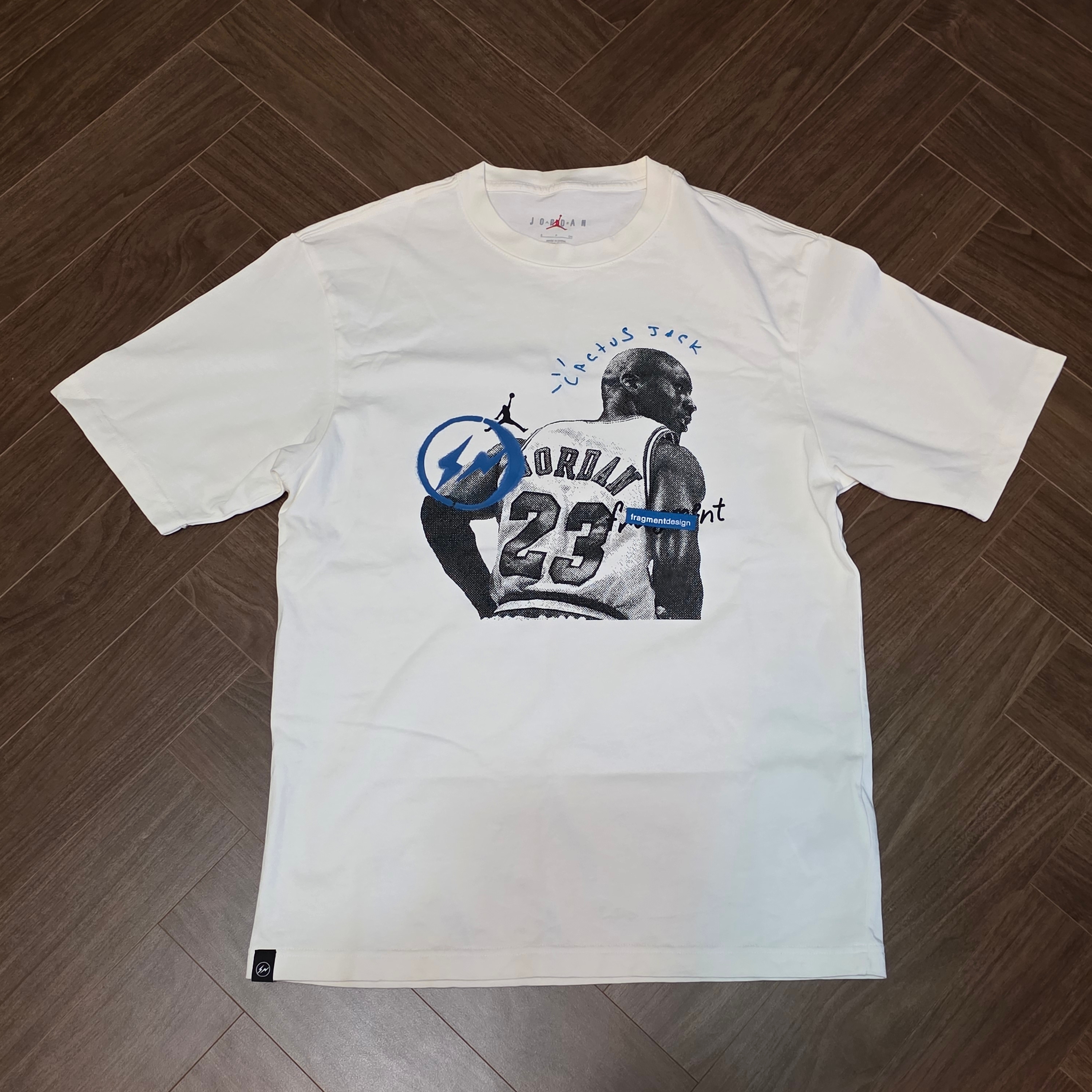 Jordan x Travis Scott x Fragment T-Shirt Sail (DJ0619-133) 착용 스타일