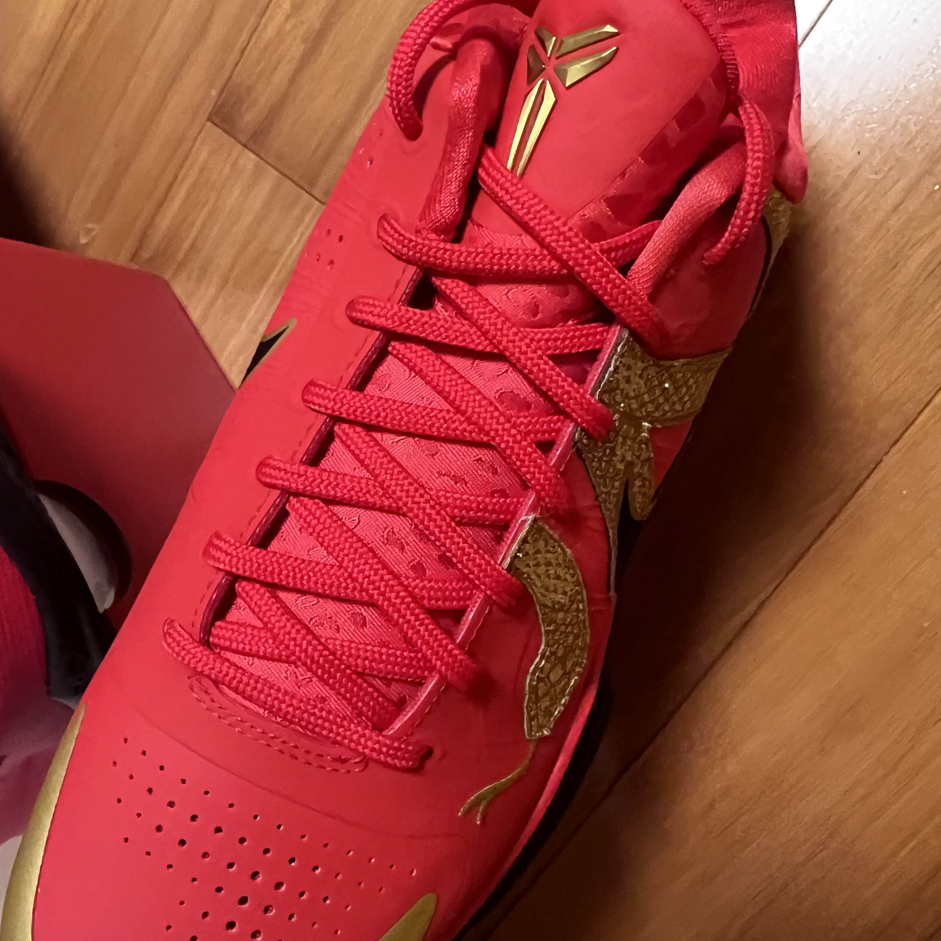 Nike Kobe 5 Protro Year of the Mamba University Red 착용 스타일