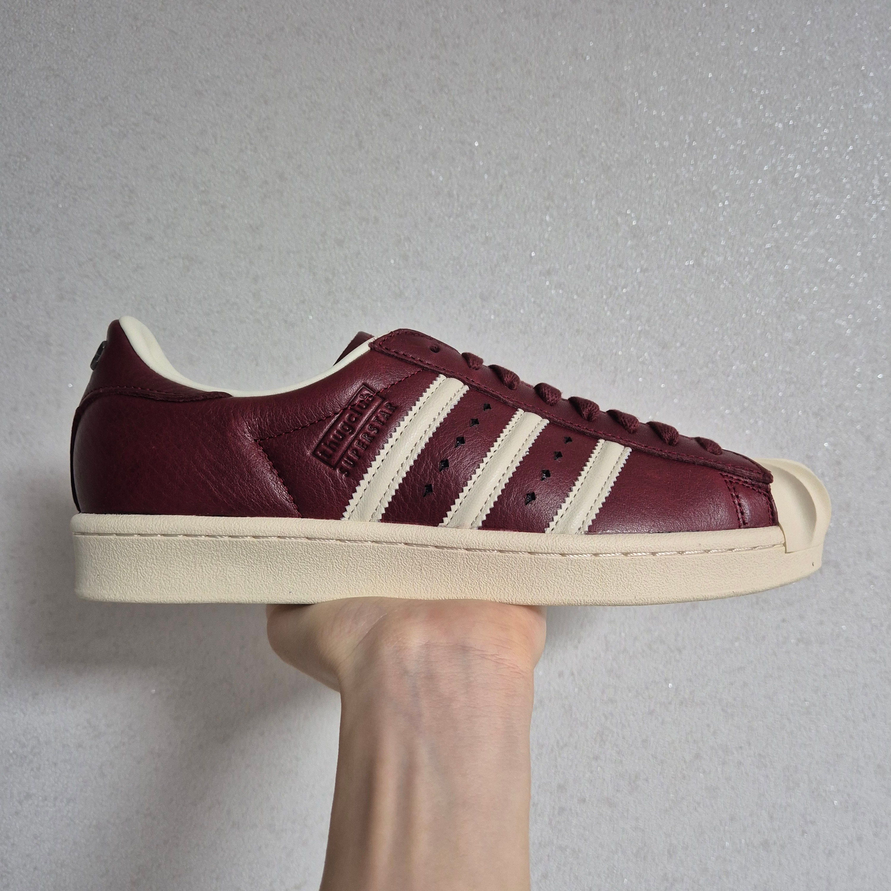 Adidas x Thug Club Superstar Vintage Collegiate Burgundy Cream White 착용 스타일 - 1
