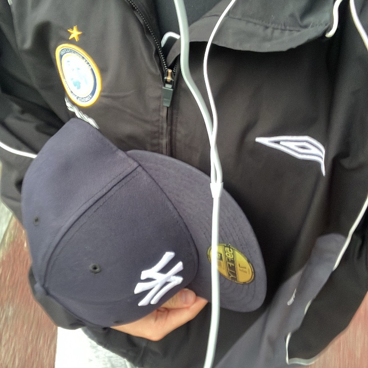 Palace x Umbro Track Jacket Black - 24SS, New Era 59Fifty MLB Authentic New York Yankees Game Navy 착용 스타일