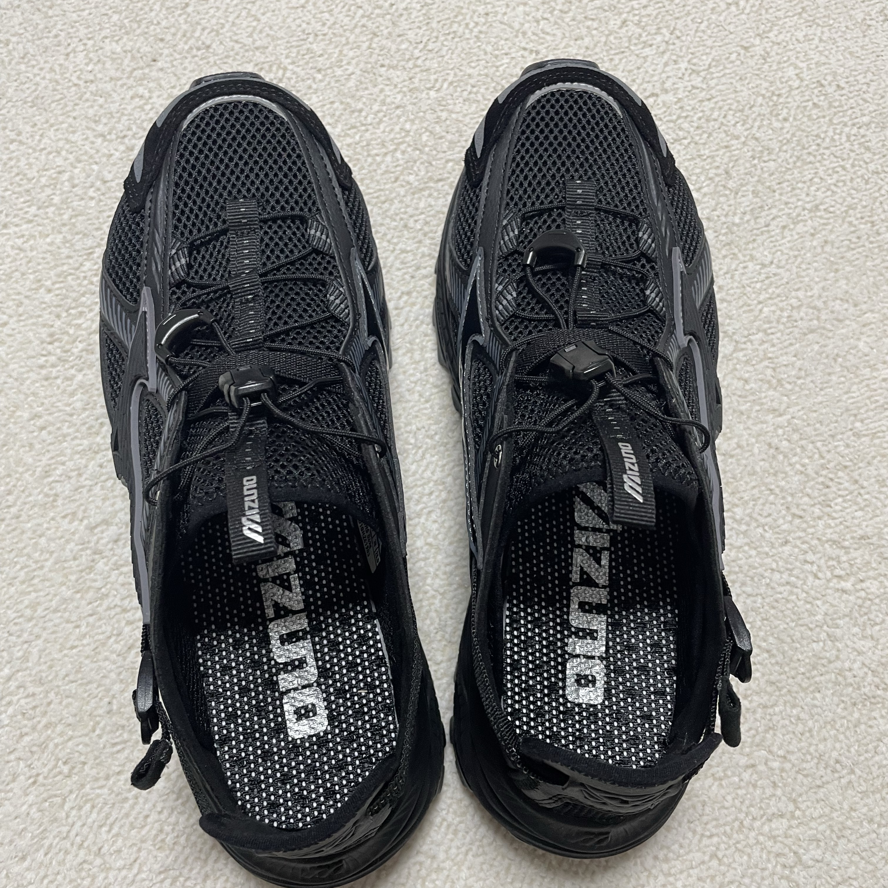 Mizuno Racer Trail SE Black 착용 스타일