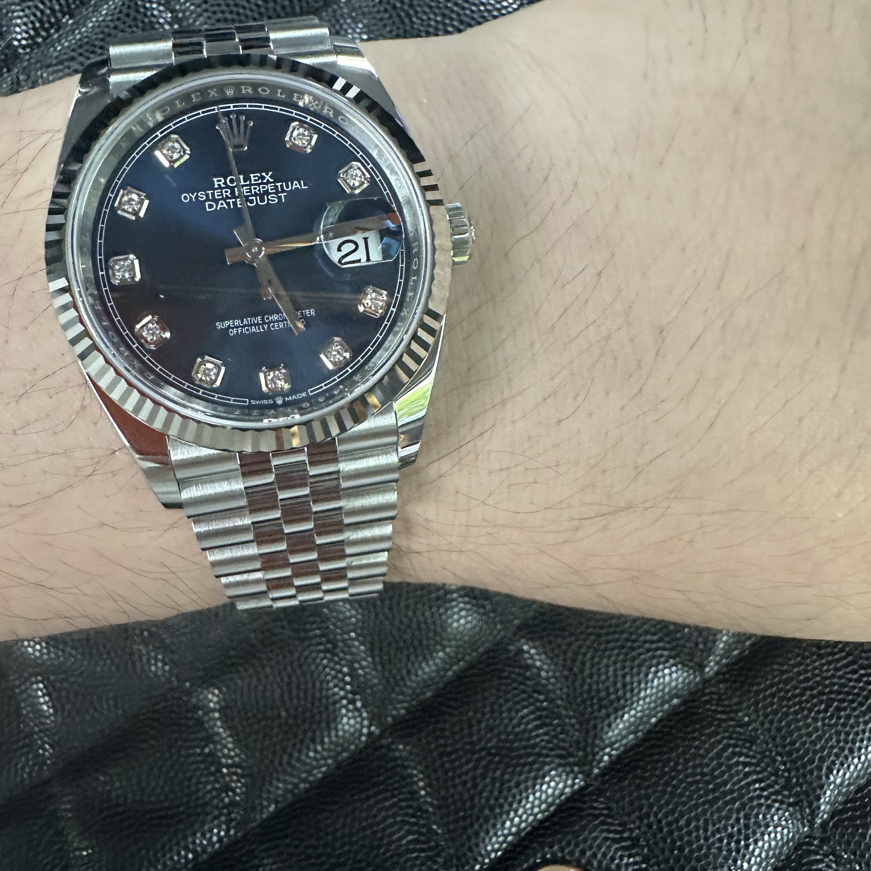 Rolex Datejust 36mm 126234 Bright Blue Diamond-Set Jubilee 착용 스타일