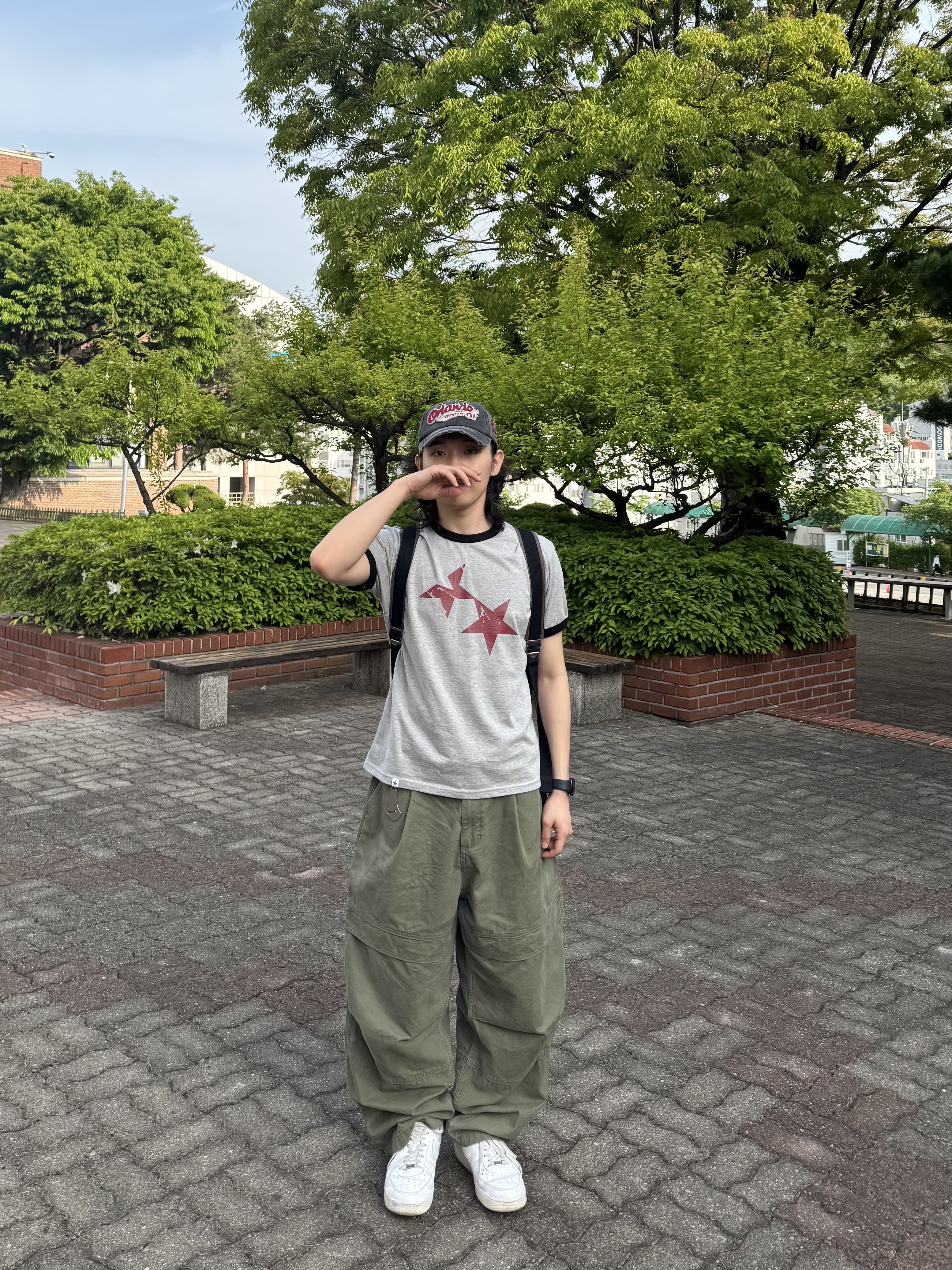 CAVISH Twin Star Ringer SS Tee Grey, Nike Air Force 1 '07 Low White 착용 스타일 - 1