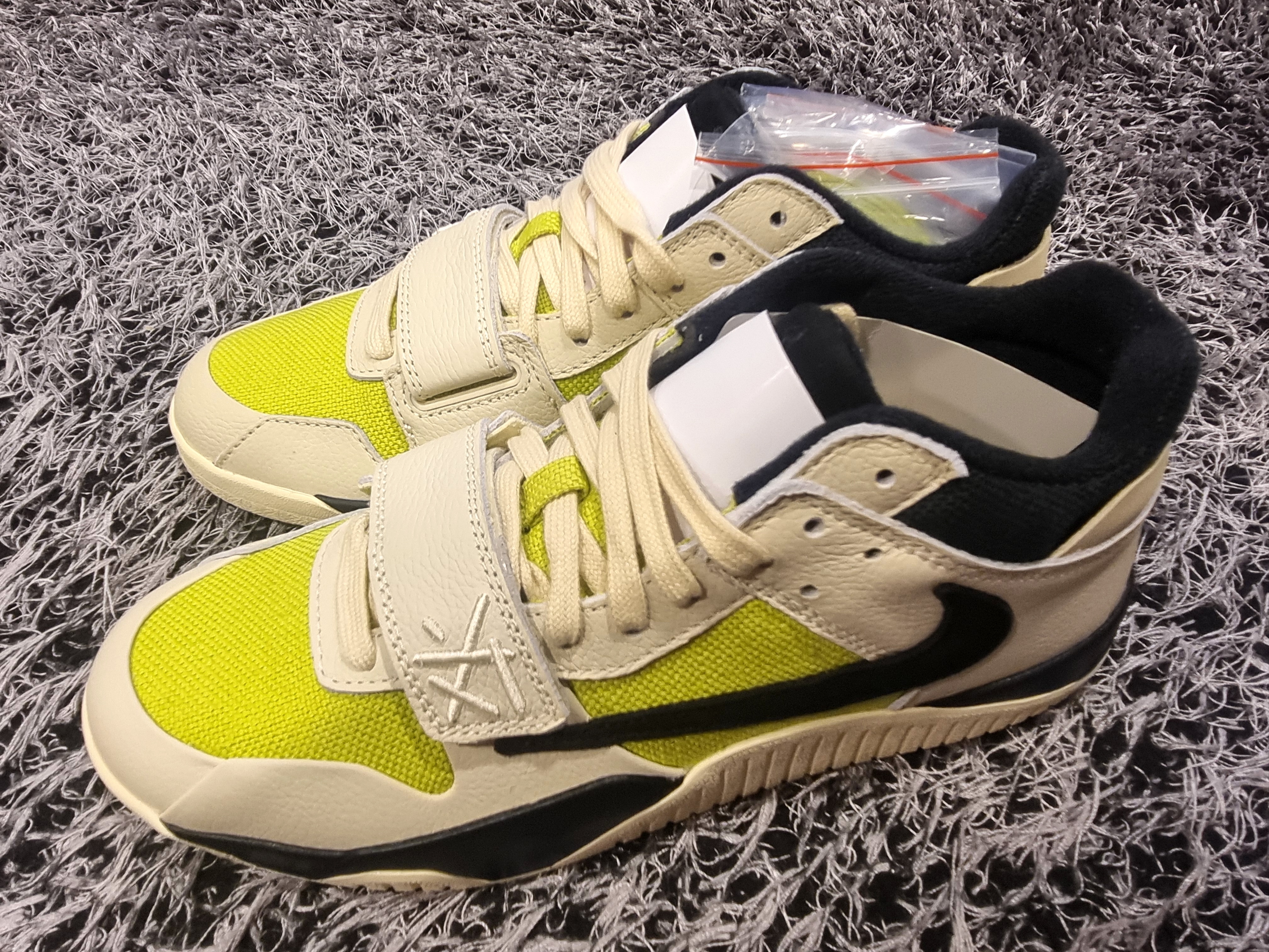 Jordan x Travis Scott Jumpman Jack TR Bright Cactus 착용 스타일 - 1