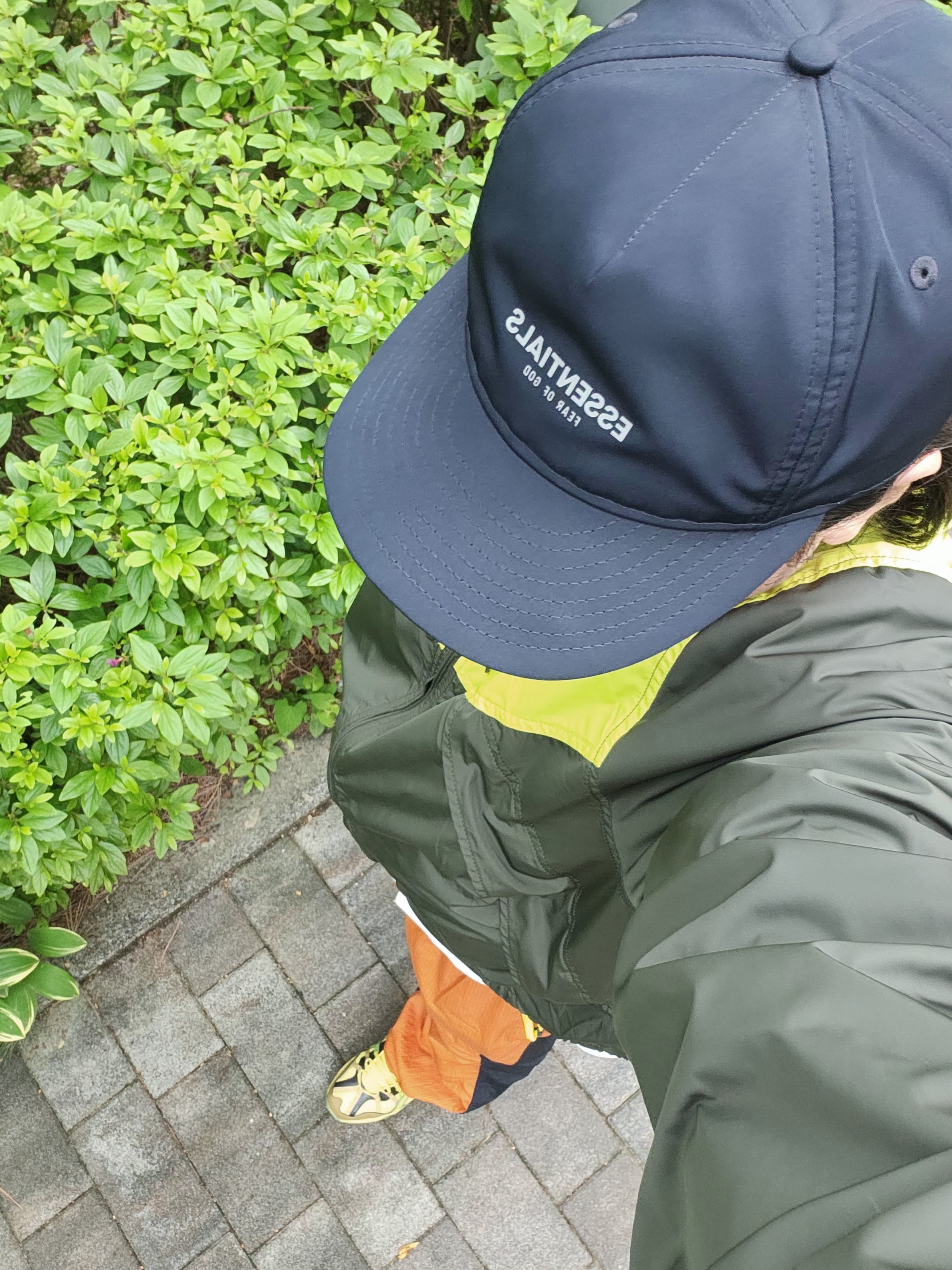 Essentials x New Era Retro Crown Strapback Navy, Asics HS4-S Gel-Sonoma 15-50 Gore-Tex Green Sheen Epsom 착용 스타일