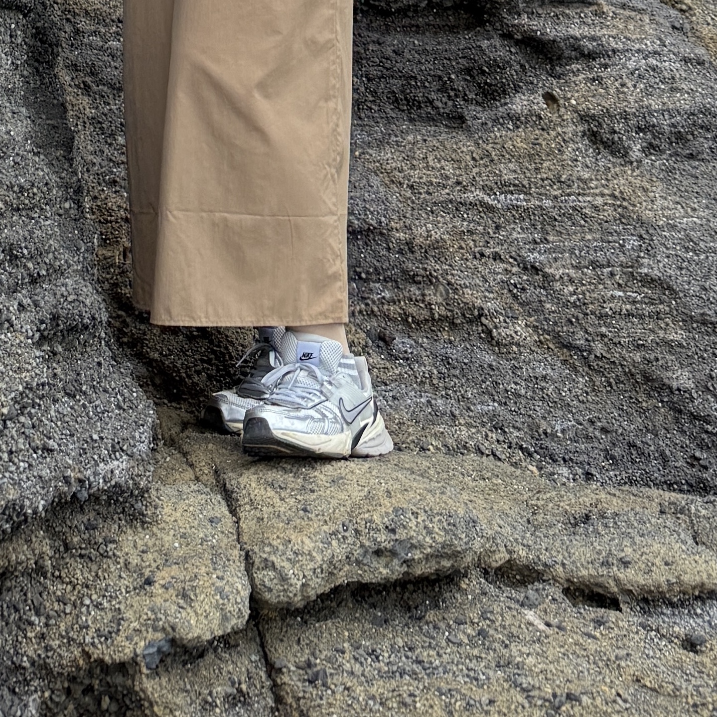 Nike V2K Run Summit White Metallic Silver 착용 스타일