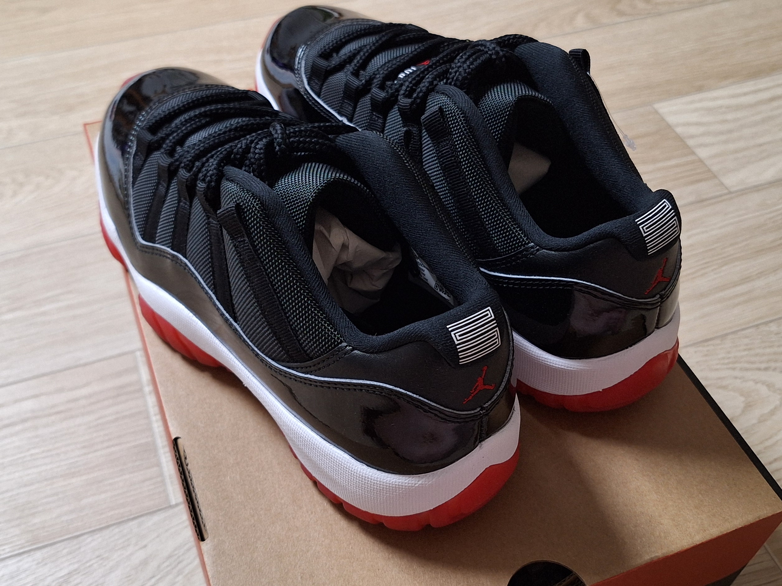 Jordan 11 Retro Low Bred 2025 착용 스타일 - 2
