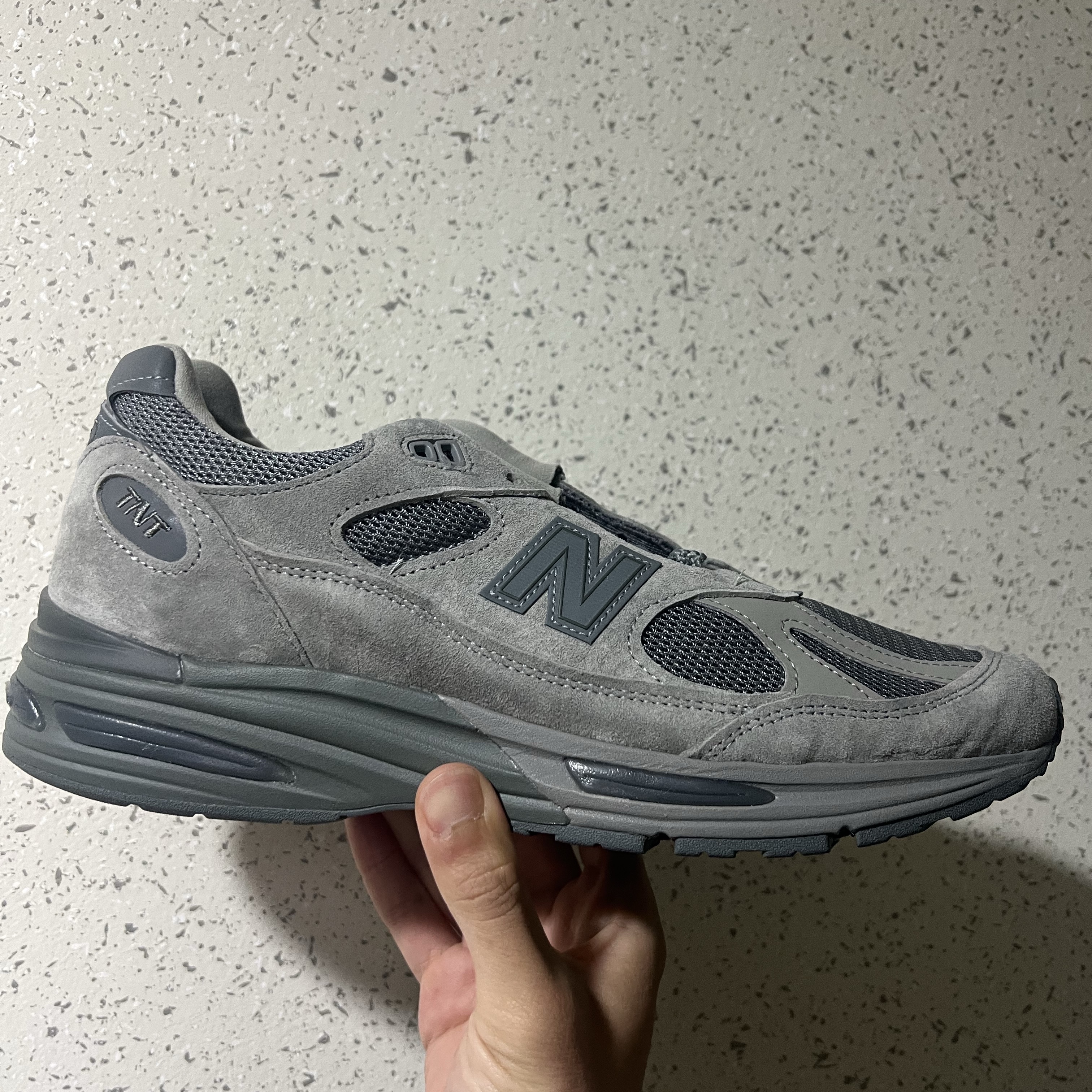 New Balance x Thisisneverthat 991v2 Made in UK Grey 착용 스타일 - 3
