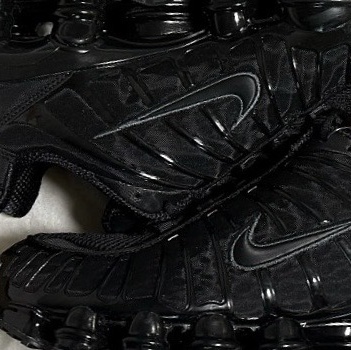 Nike Shox TL Black Metallic Hematite 착용 스타일