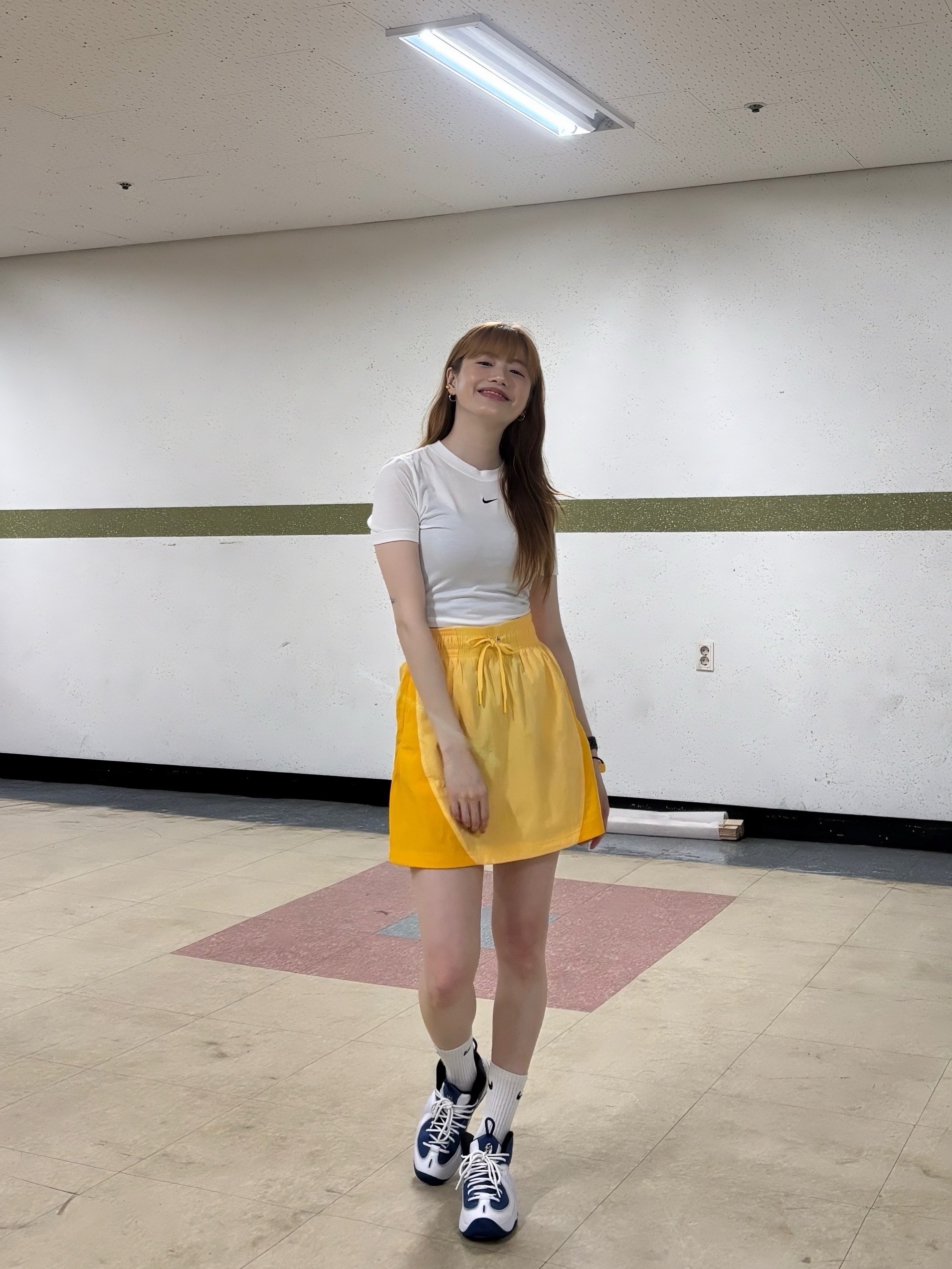 (W) Nike NSW Essential Crop Top White - US/EU, Nike Air Penny II Atlantic Blue 착용 스타일 - 4