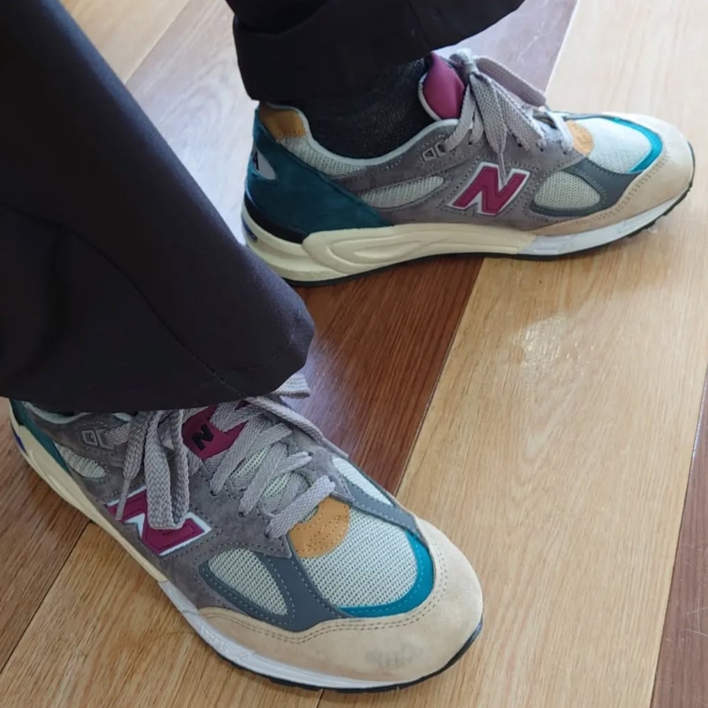 New Balance 990v2 Made in USA Grey Tan 착용 스타일