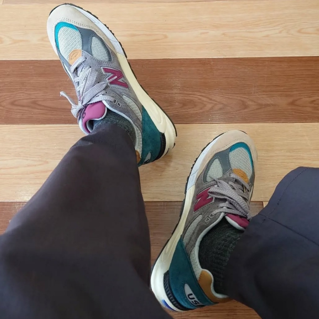 New Balance 990v2 Made in USA Grey Tan 착용 스타일