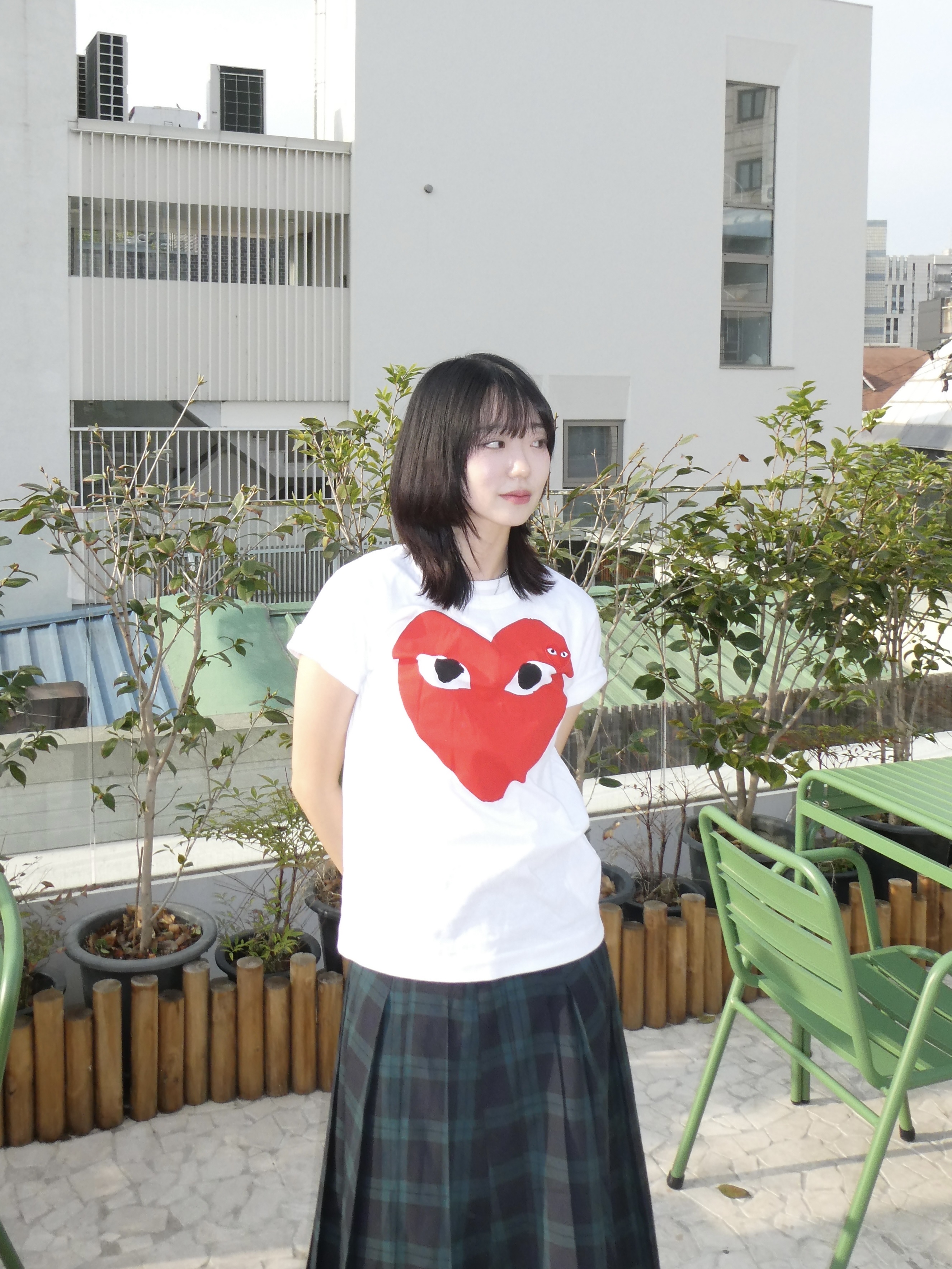Play Comme des Garcons Red Double Heart T-Shirt White 착용 스타일 - 5
