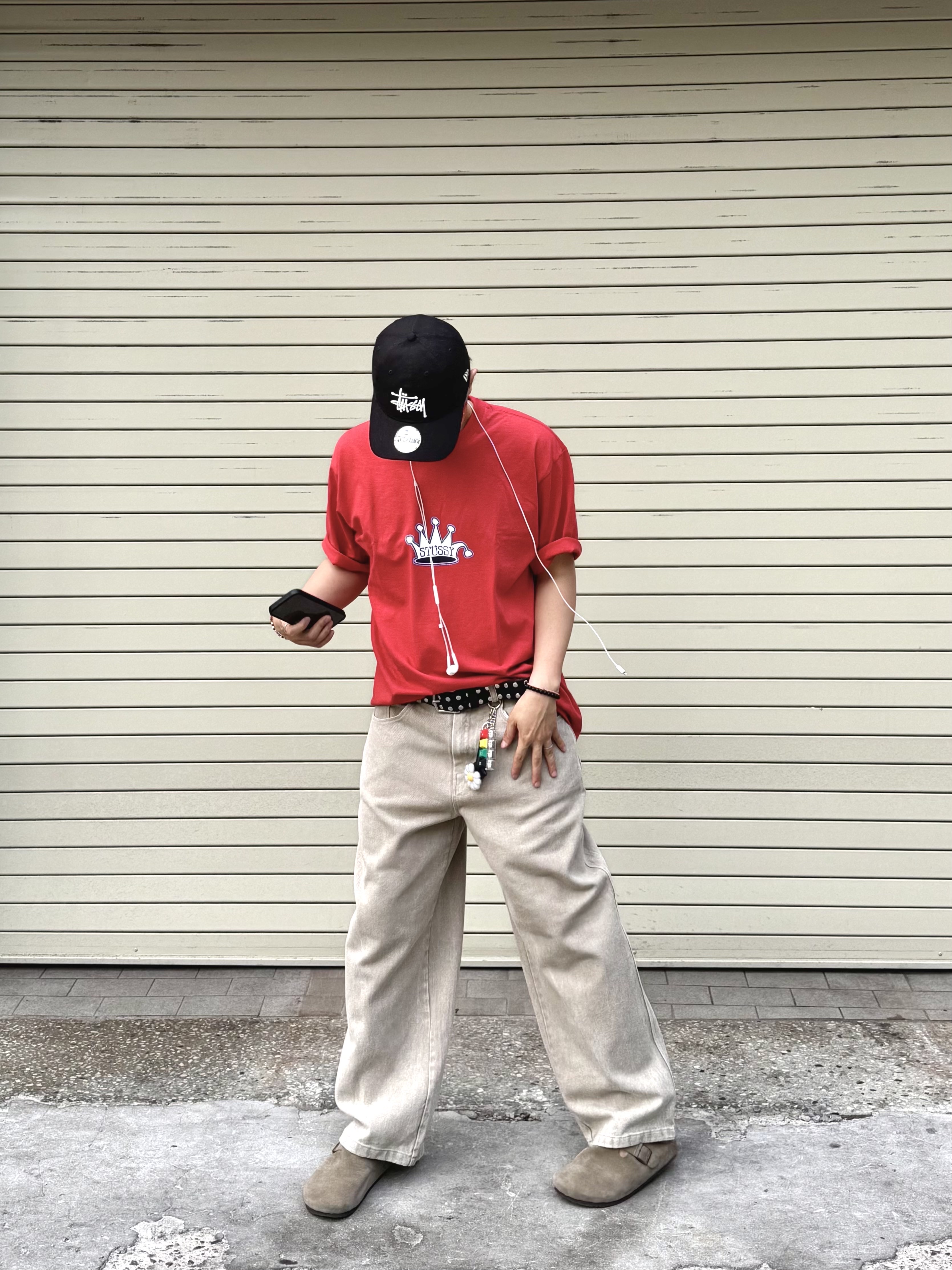 Stussy Basic New Era 9Twenty Basic Strapback Black, Stussy King Crown T-Shirt Cayenne 착용 스타일