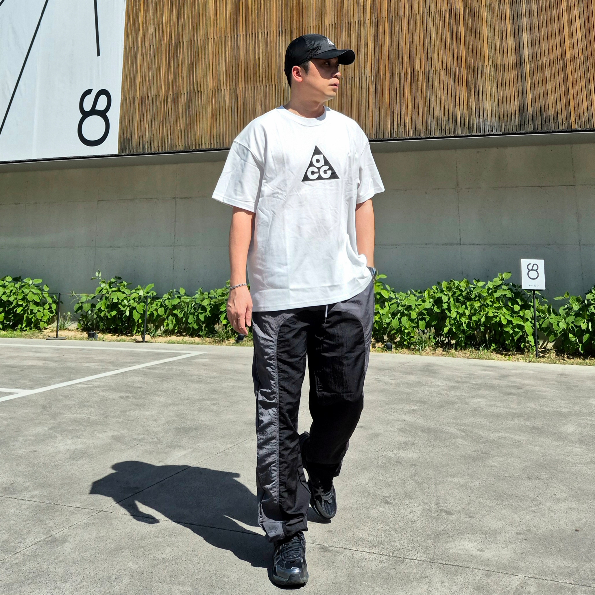 Nike V2K Run Black Anthracite, Casio G-Shock GM-2100-1A 착용 스타일 - 2