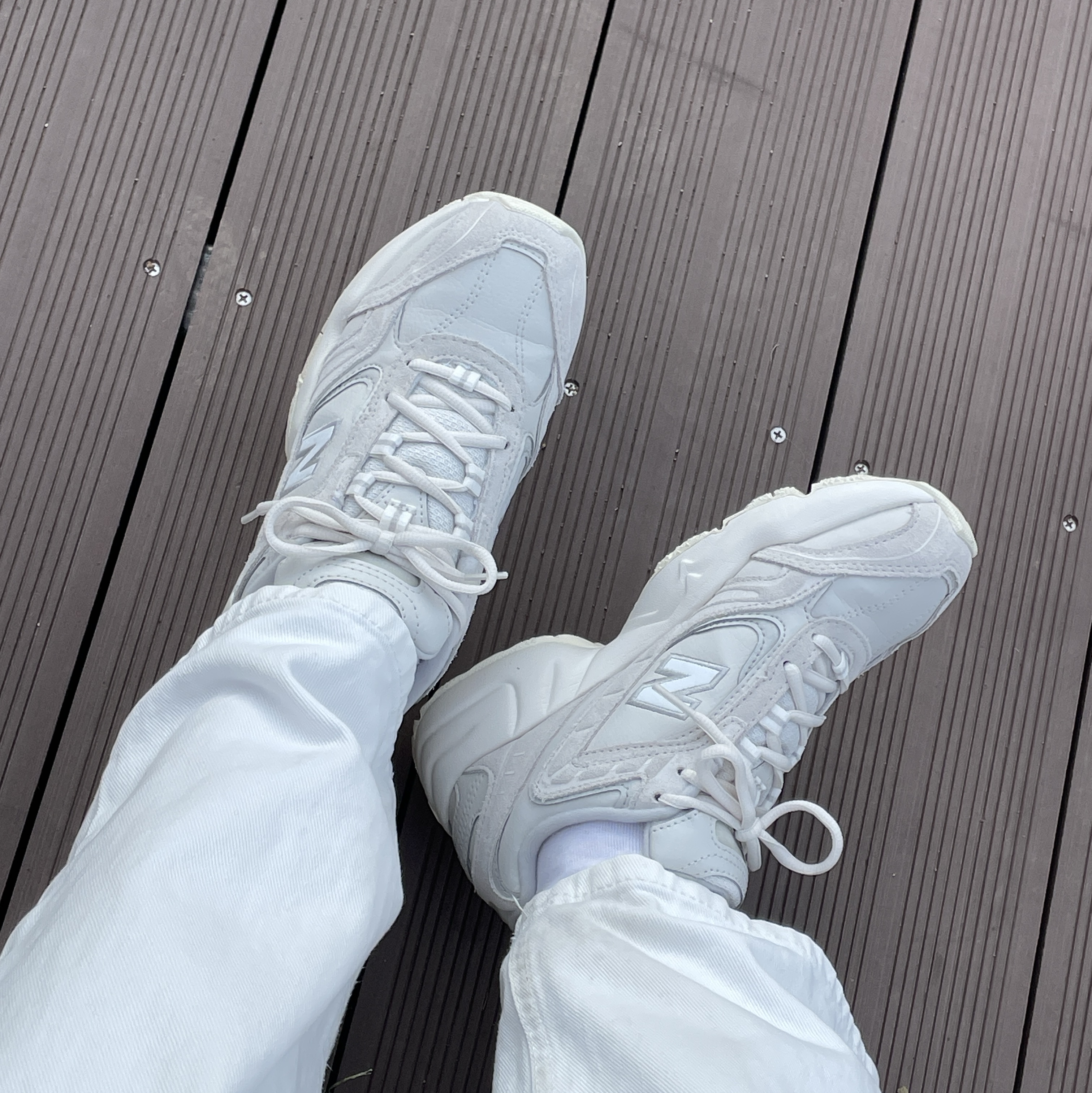(W) New Balance 452 Grey - D Wide 착용 스타일