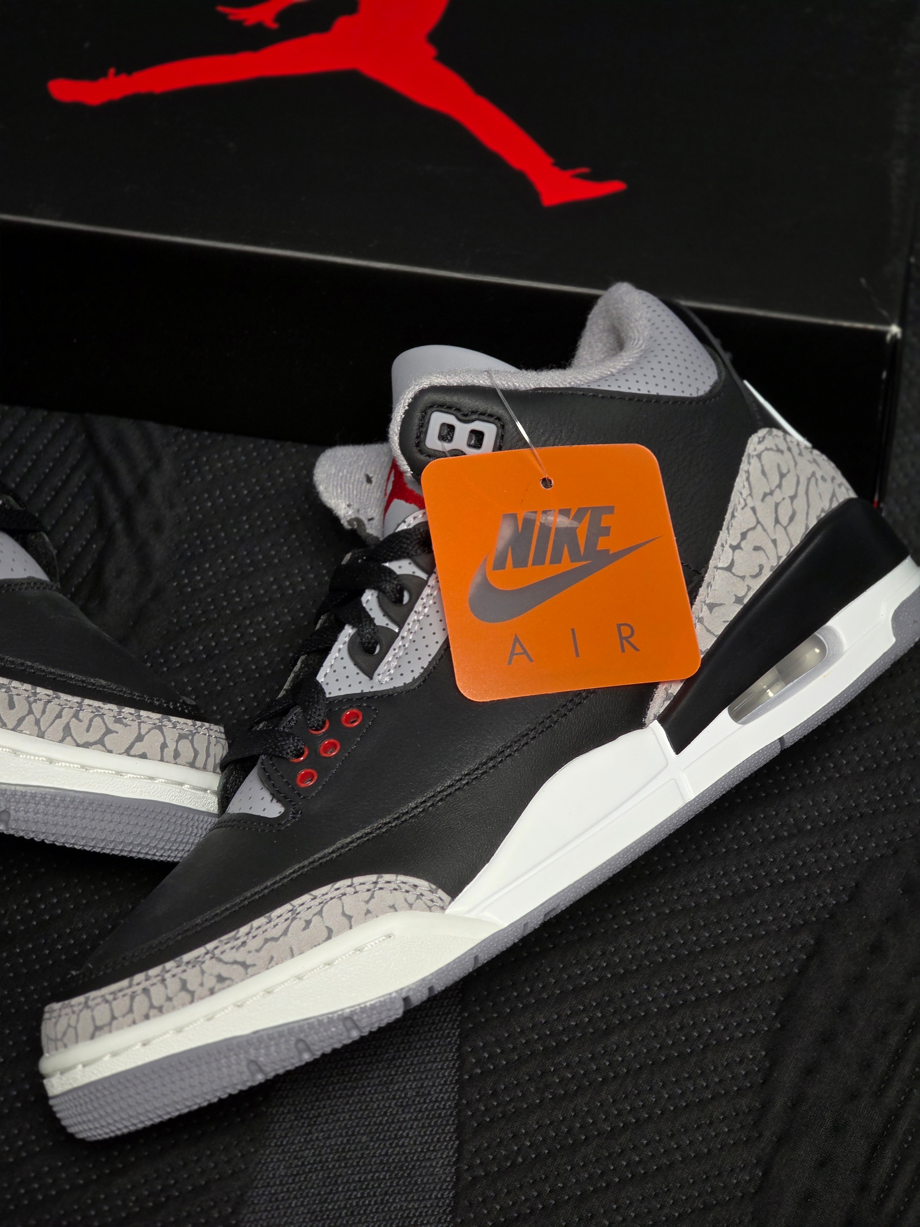 Jordan 3 Retro White Cement Reimagined, Jordan 3 Retro Black Cement 2024 착용 스타일 - 3