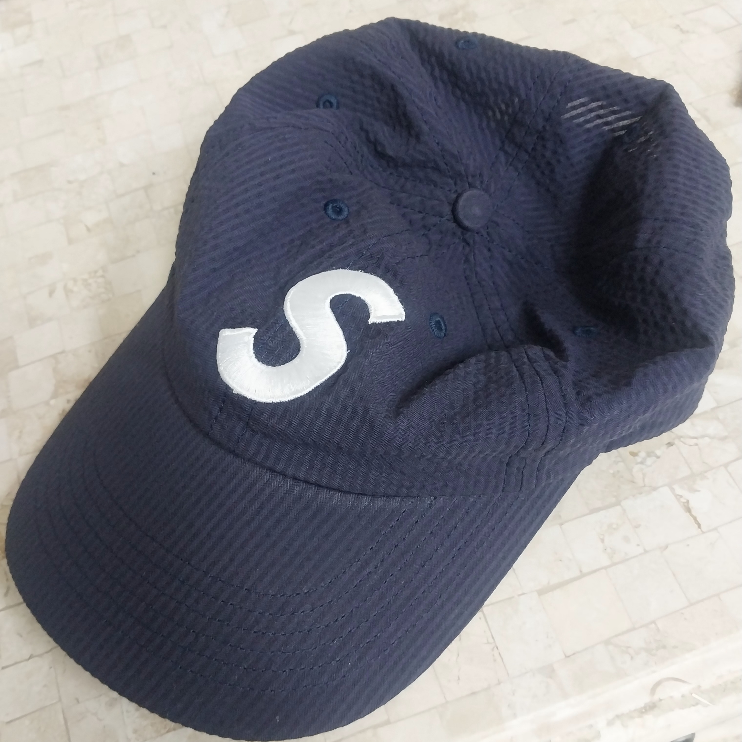 Supreme Seersucker S Logo 6-Panel Navy - 24SS 착용 스타일