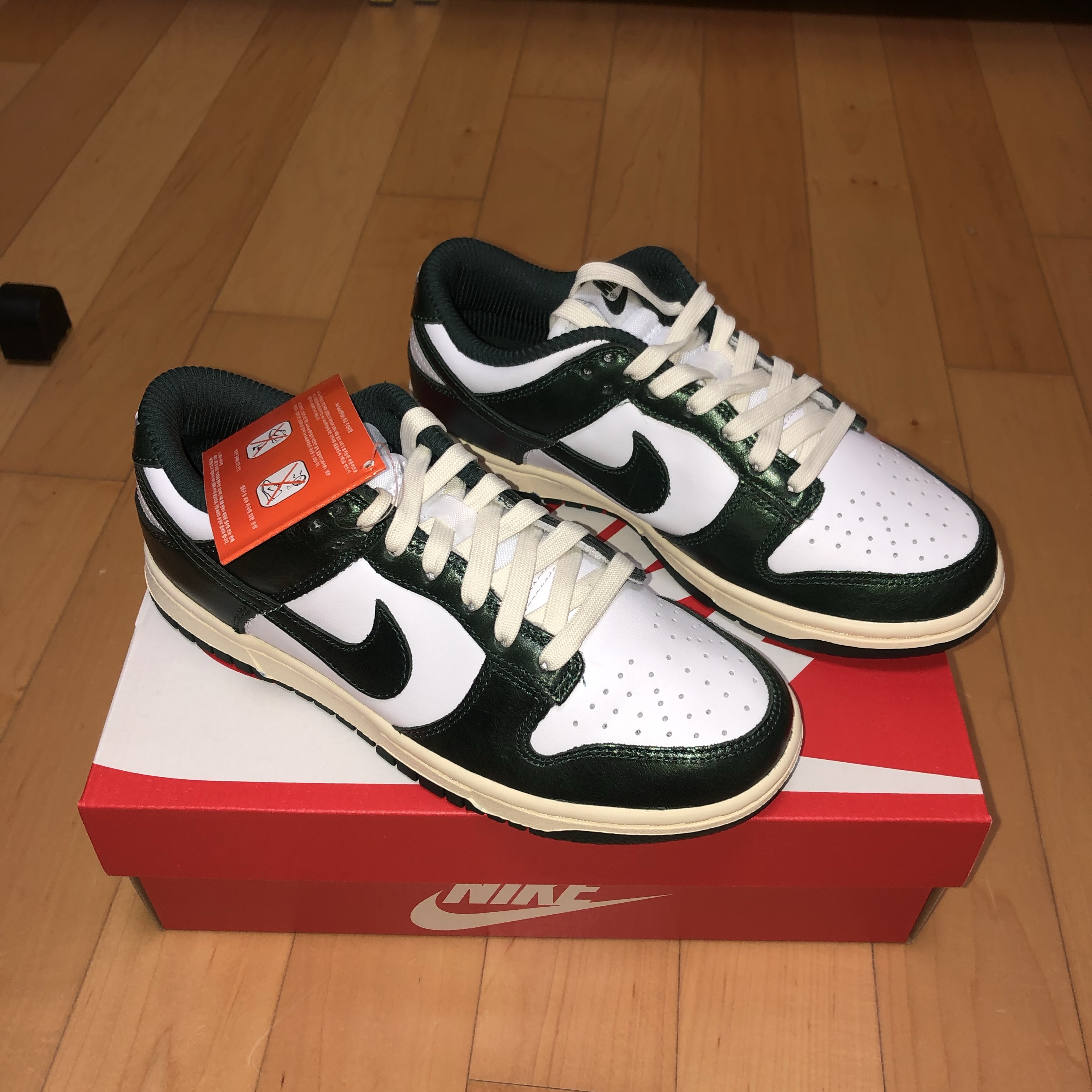 (W) Nike Dunk Low Vintage Green 착용 스타일