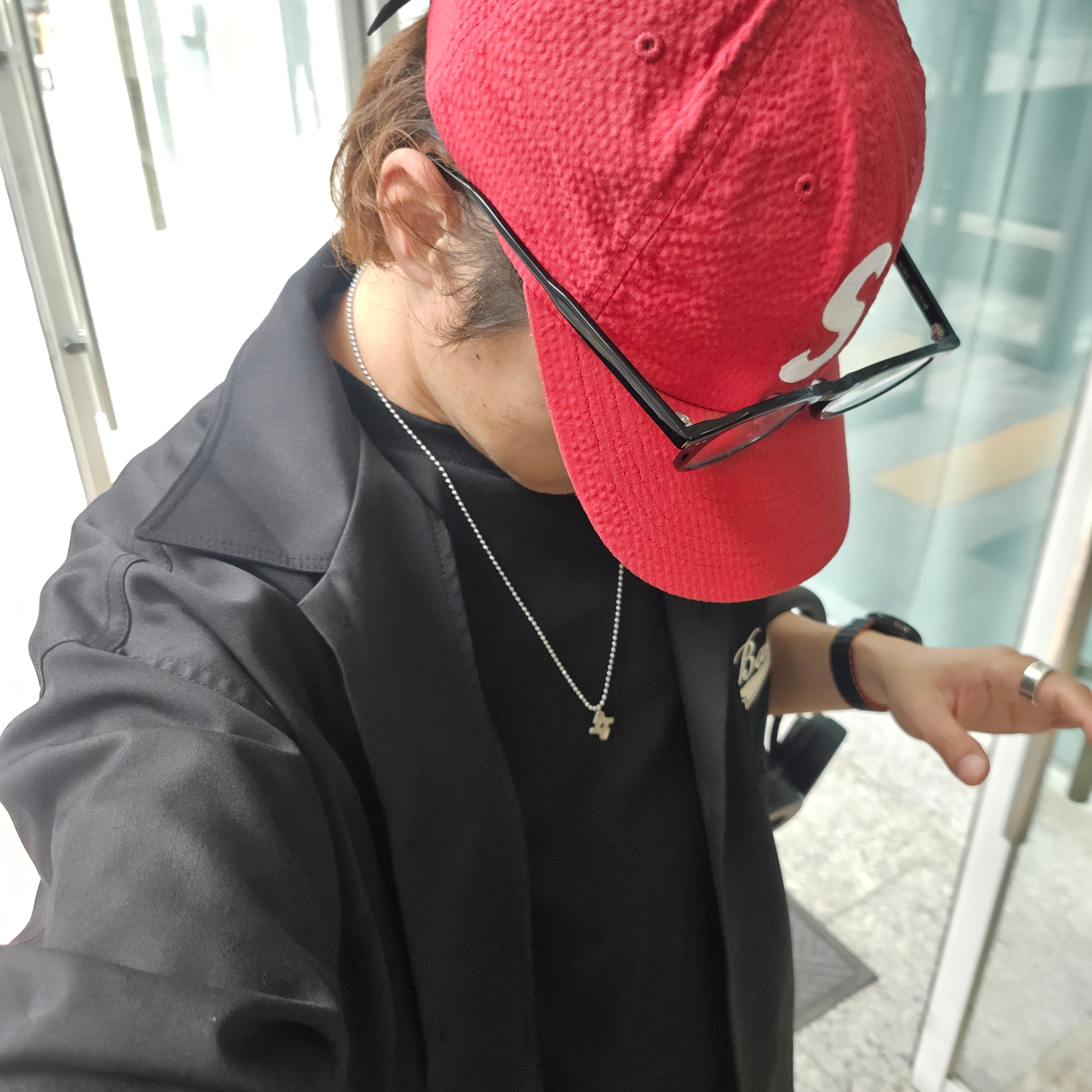 Supreme Seersucker S Logo 6-Panel Red - 24SS, Nike x Supreme Air Force 1 Mid Black 착용 스타일 - 3