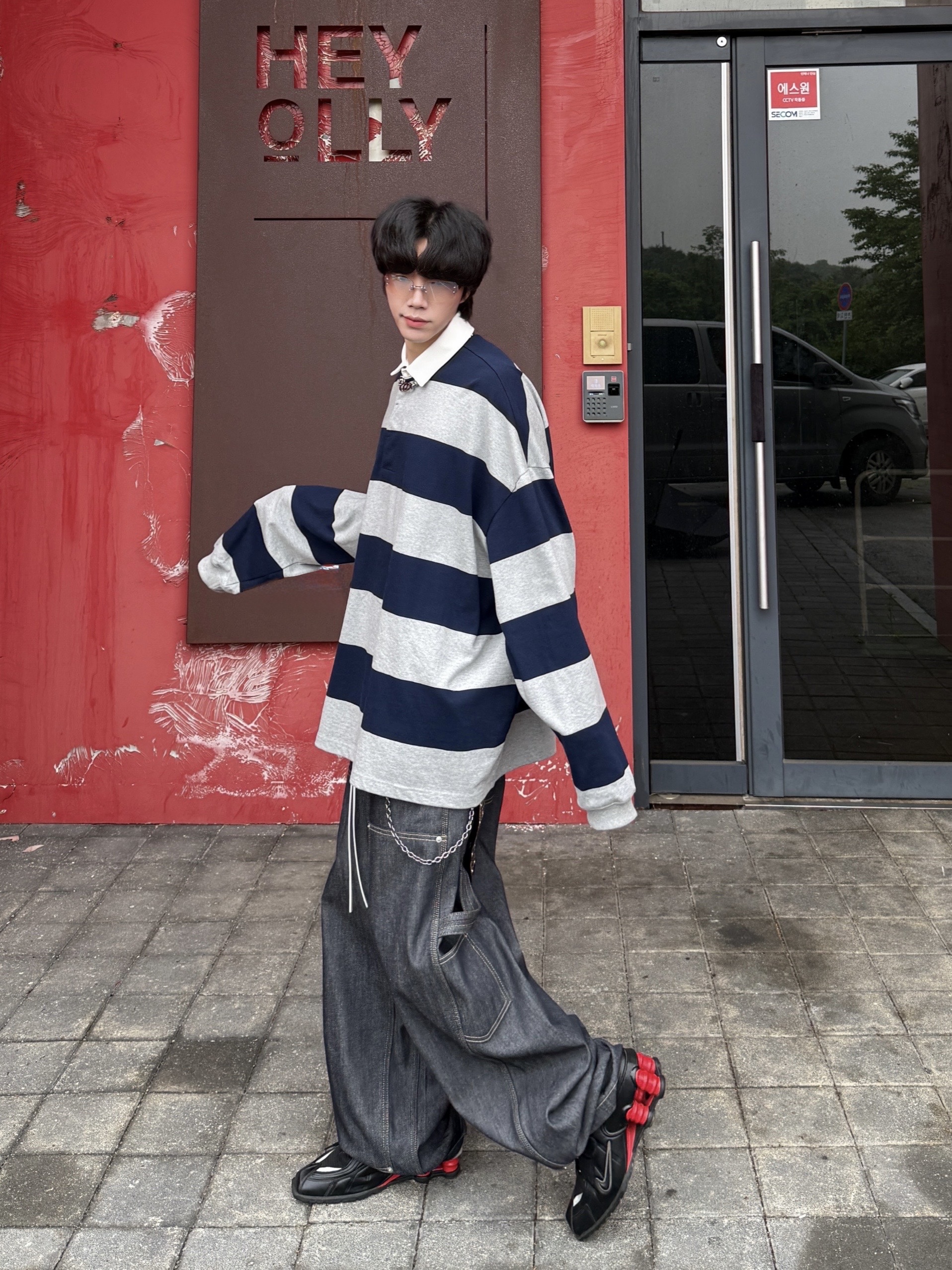 MJD Oversized Stripe Rugby Shirt M.Grey, GRAILZ x KOIN SEOUL Carpenter Raw Denim Pants Indigo 착용 스타일 - 3